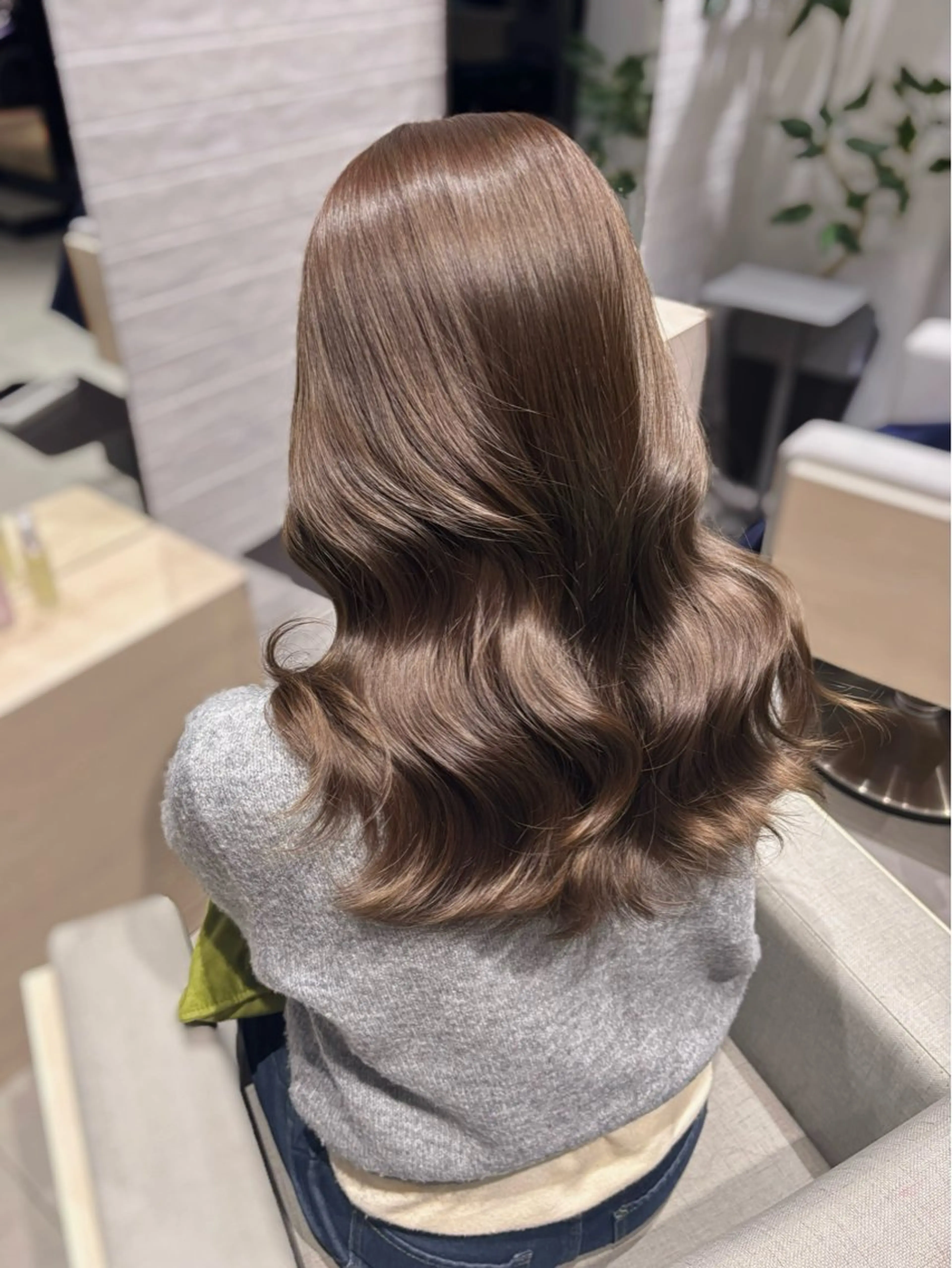 セミロング カラー ヘアアレンジ ベージュカラー ブリーチ ブラウンカラー ブリーチなしカラー オリーブベージュ ヘアカラー トリートメント 銀座/韓国レイヤー/ 艶カラー🍓原田侑依のヘアスタイル