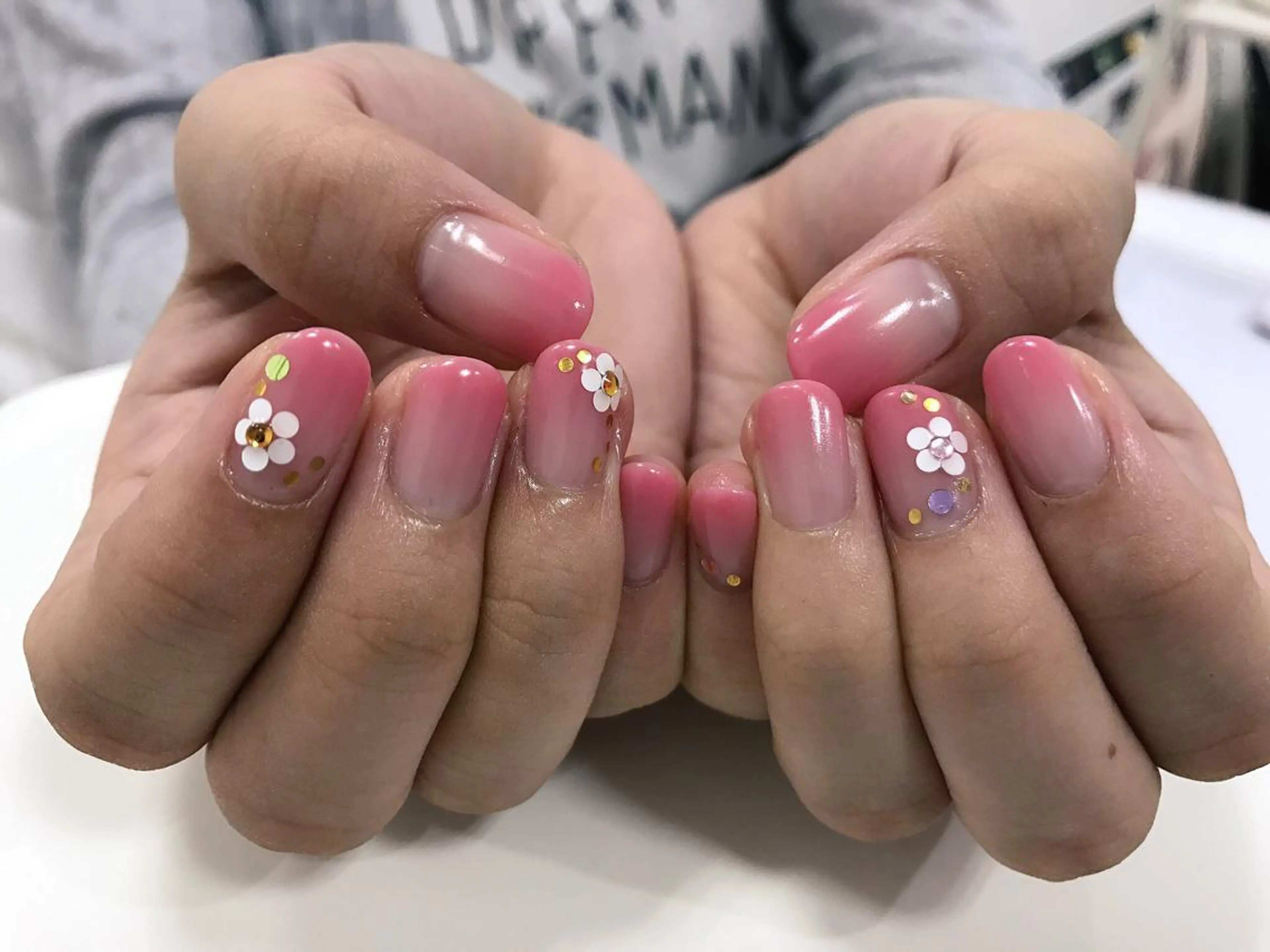 ネイル グラデーション AMUCI NAIL Shihomiのネイルデザイン