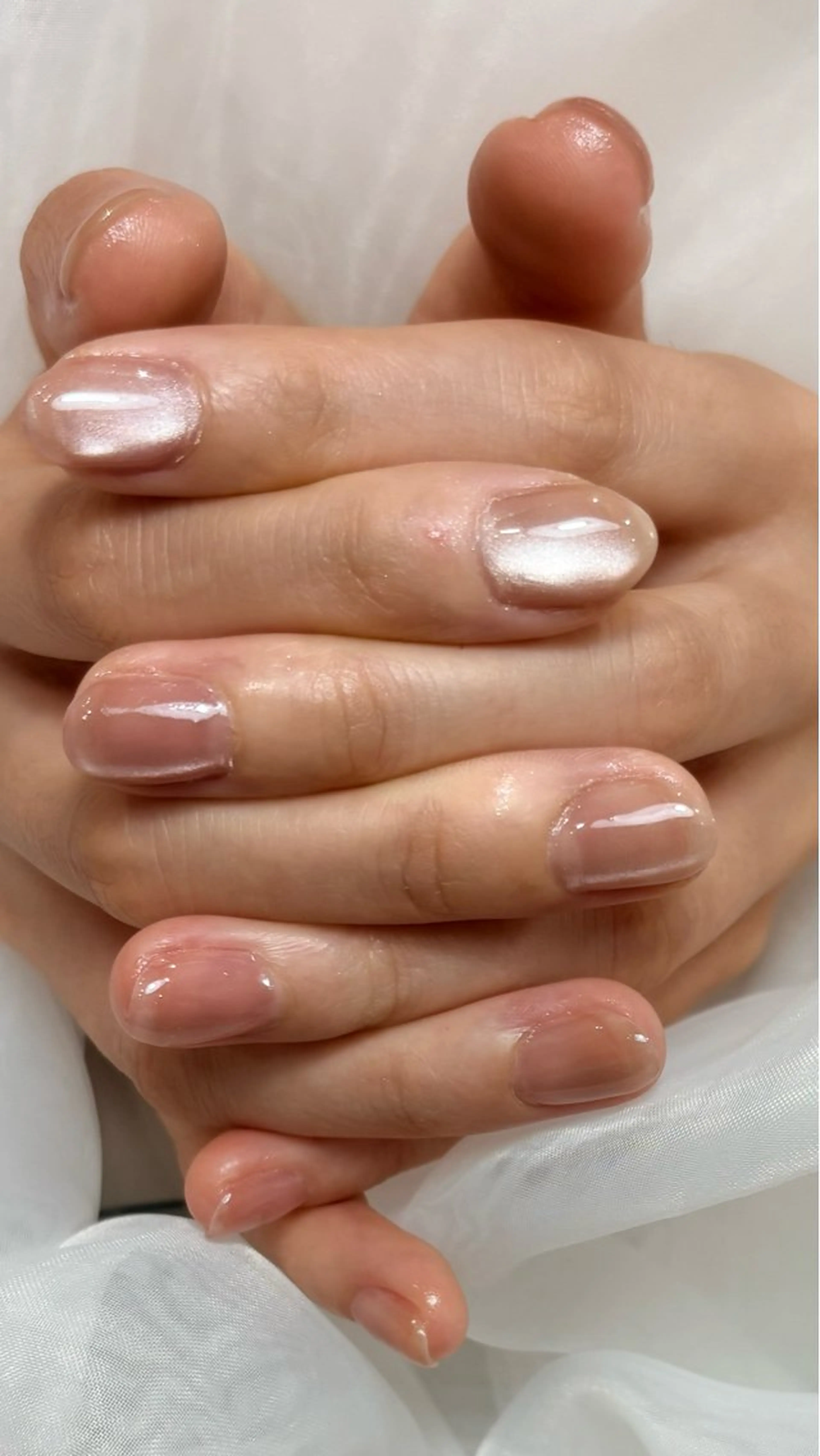 ミディアム イレジスティブル ネイルズのネイルデザイン