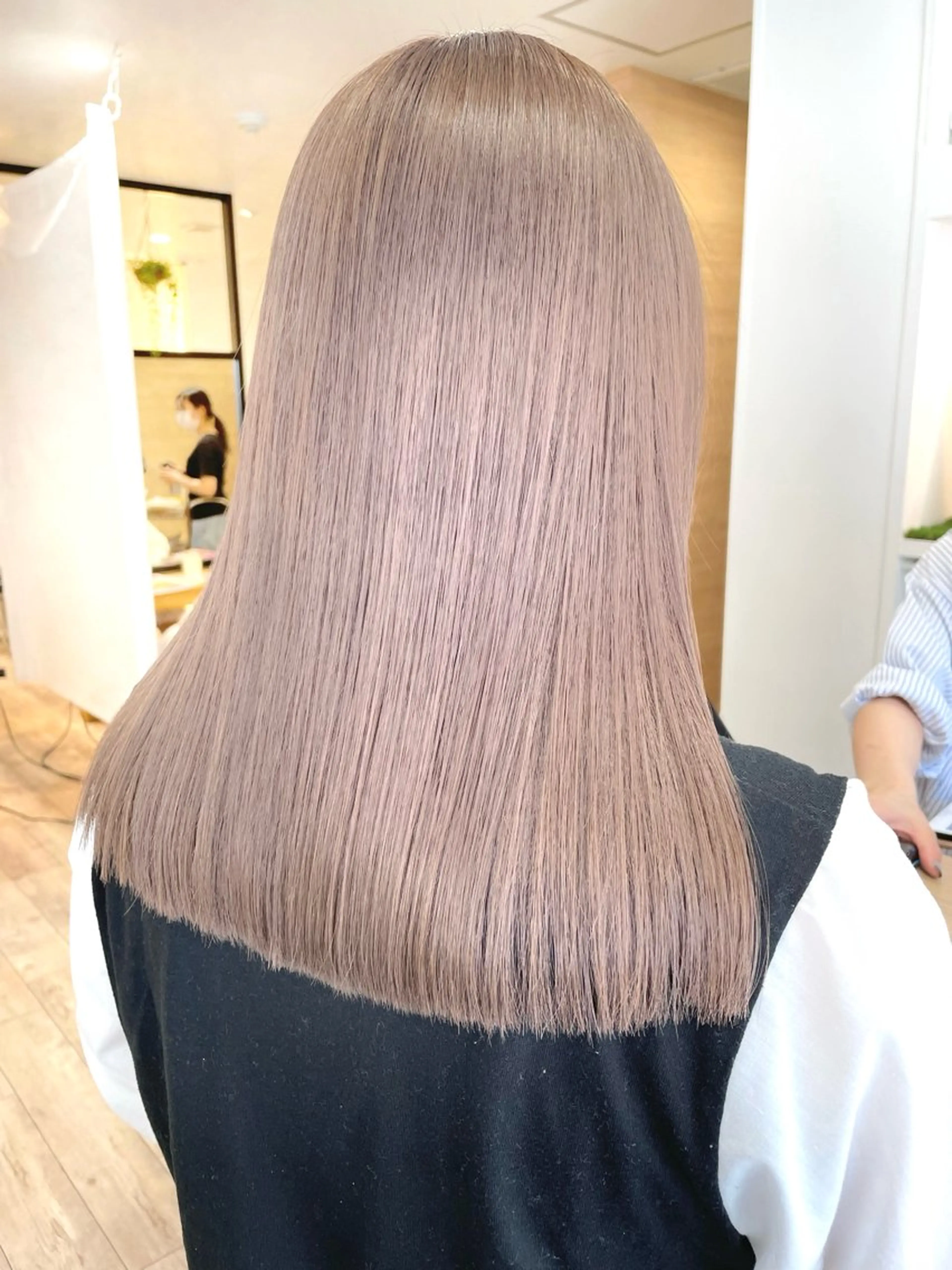 【ワンカラー+αメニュー】艶感カラー×前髪カットの写真