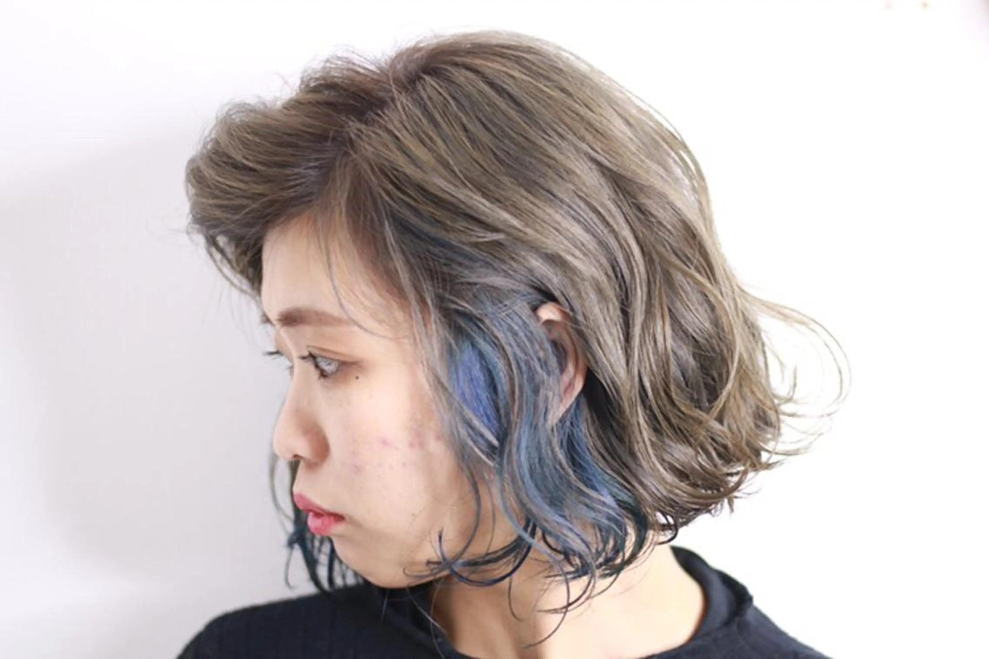 セミロング 渡邊 唯のヘアスタイル