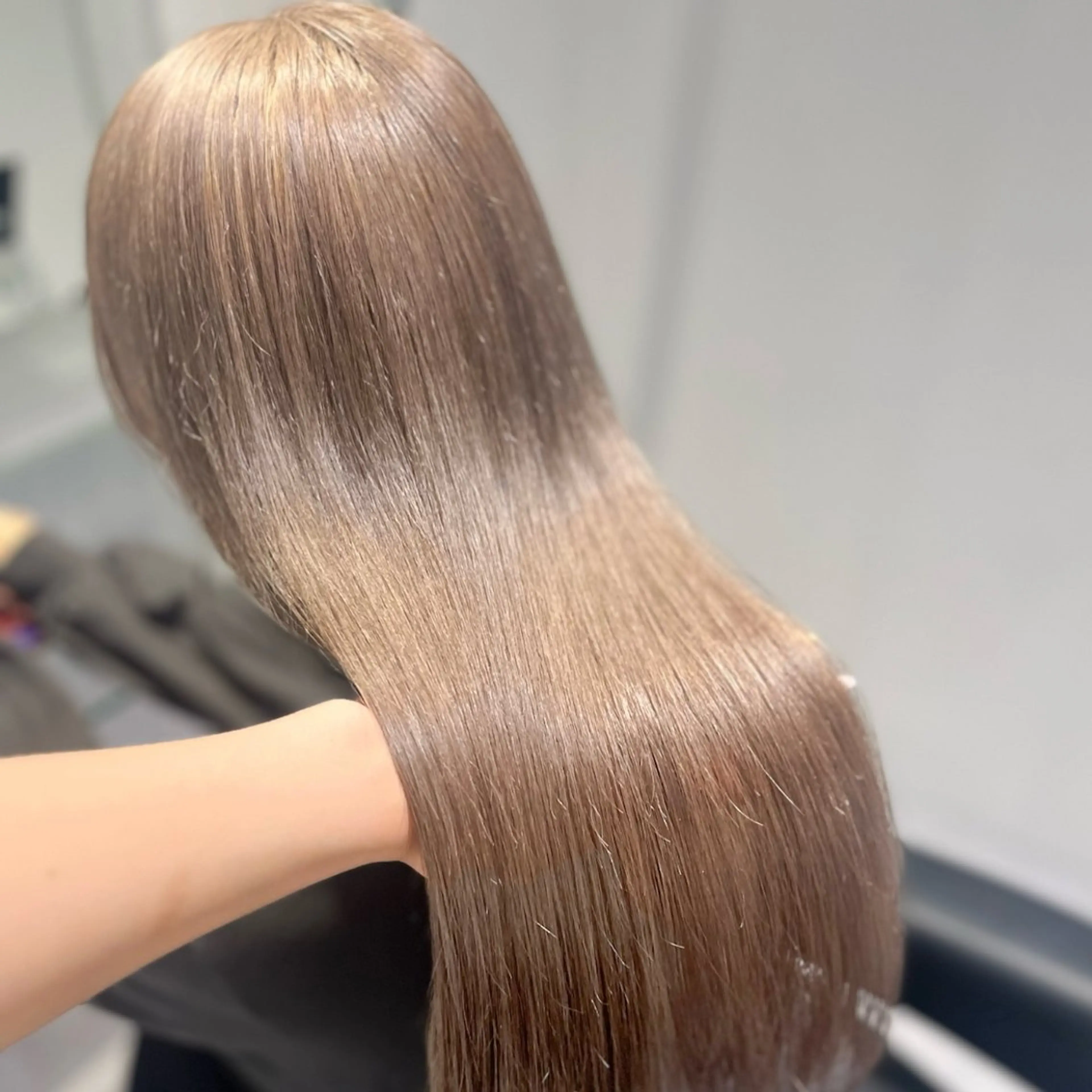 ロング カラー ヘアカラー トリートメント 🫧うる艶トレンド 🫧透明感カラーのヘアスタイル