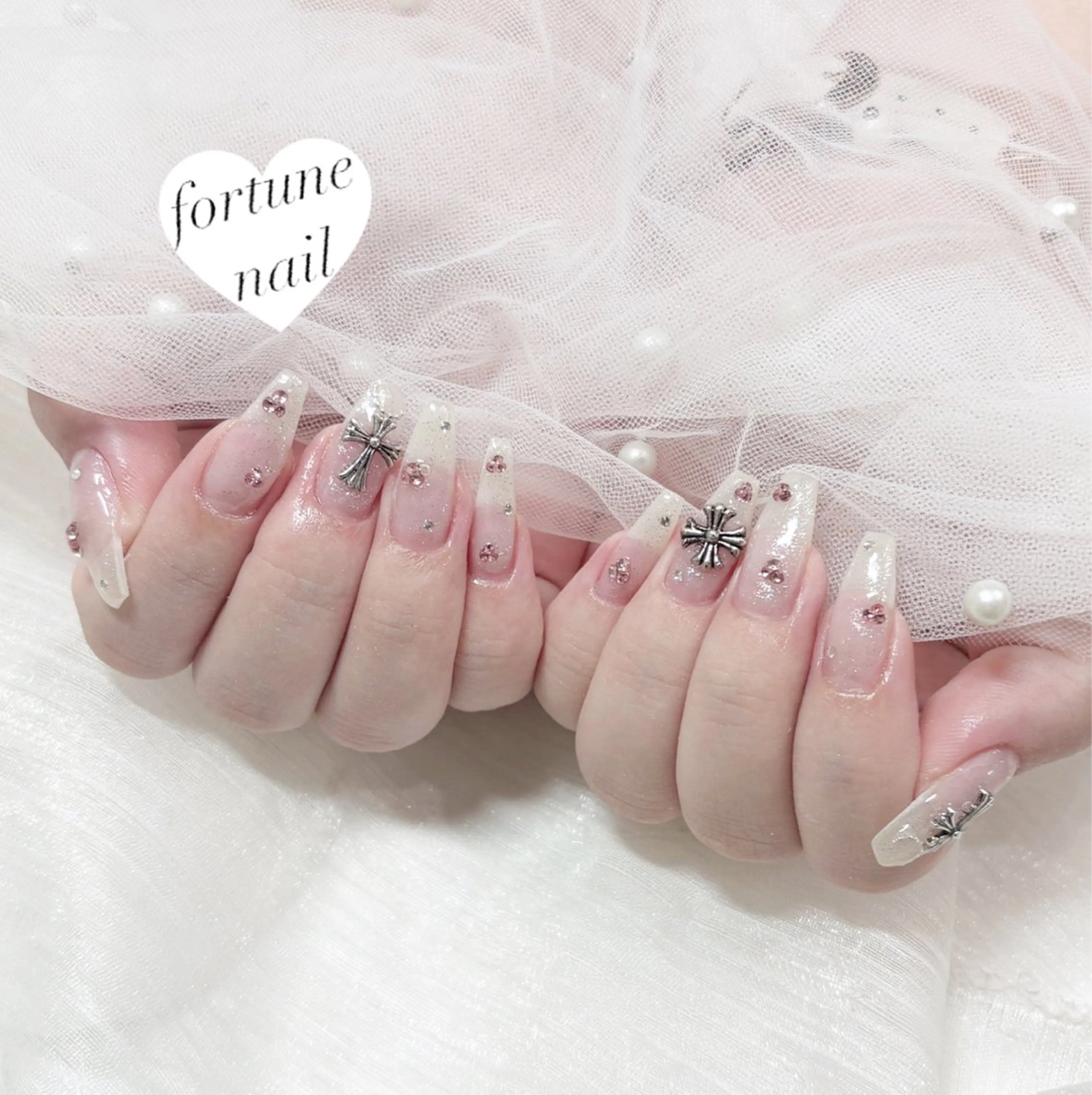 ネイル ガーリー キラキラネイル 韓国ネイル オフィスネイル ピンク ハンドネイル ☆saori ☆のネイルデザイン
