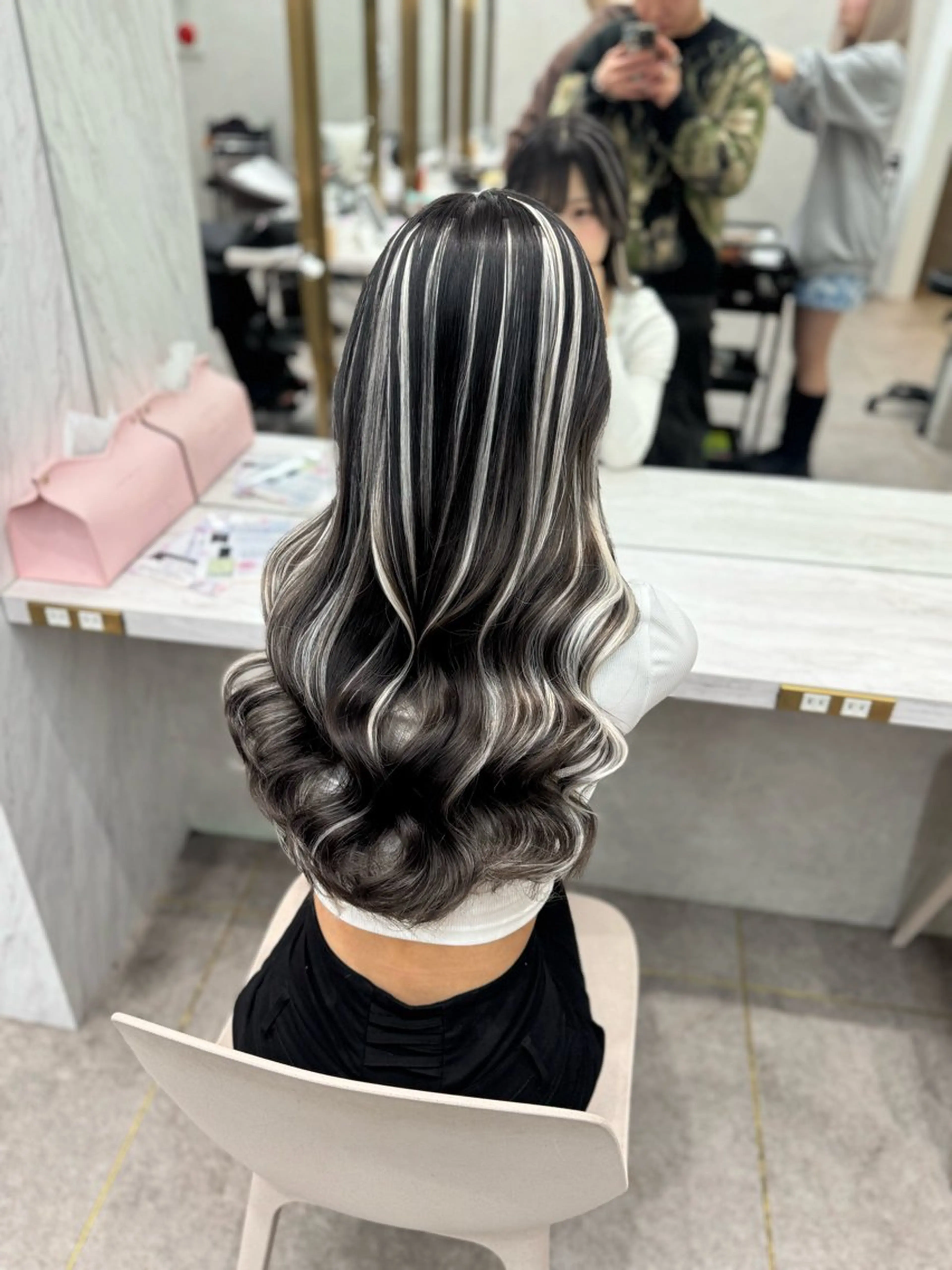 ロング 縮毛矯正 ヘアカラー 璃 音のヘアスタイル