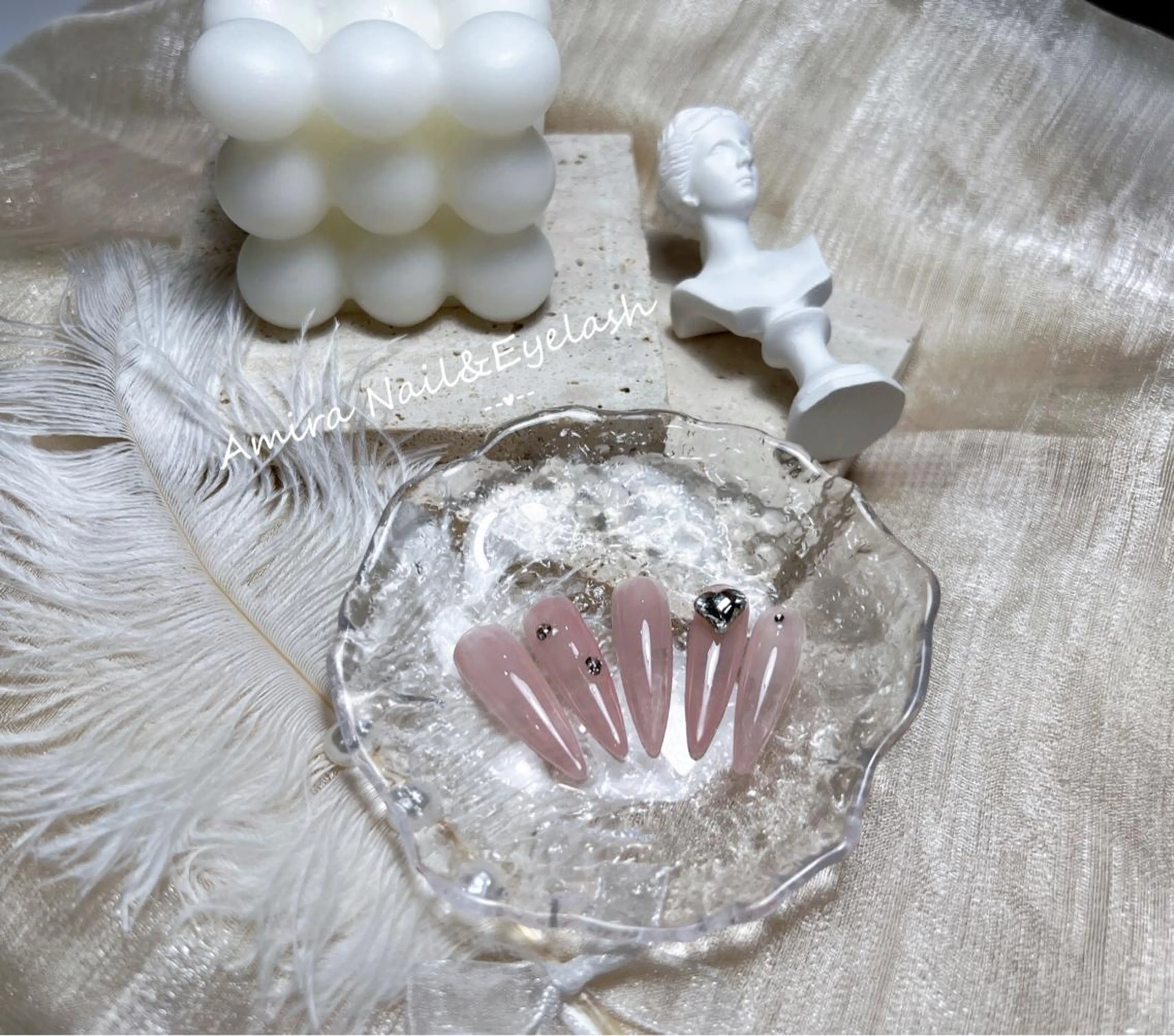 ネイル Amira アイラッシュのマツエク・マツパデザイン