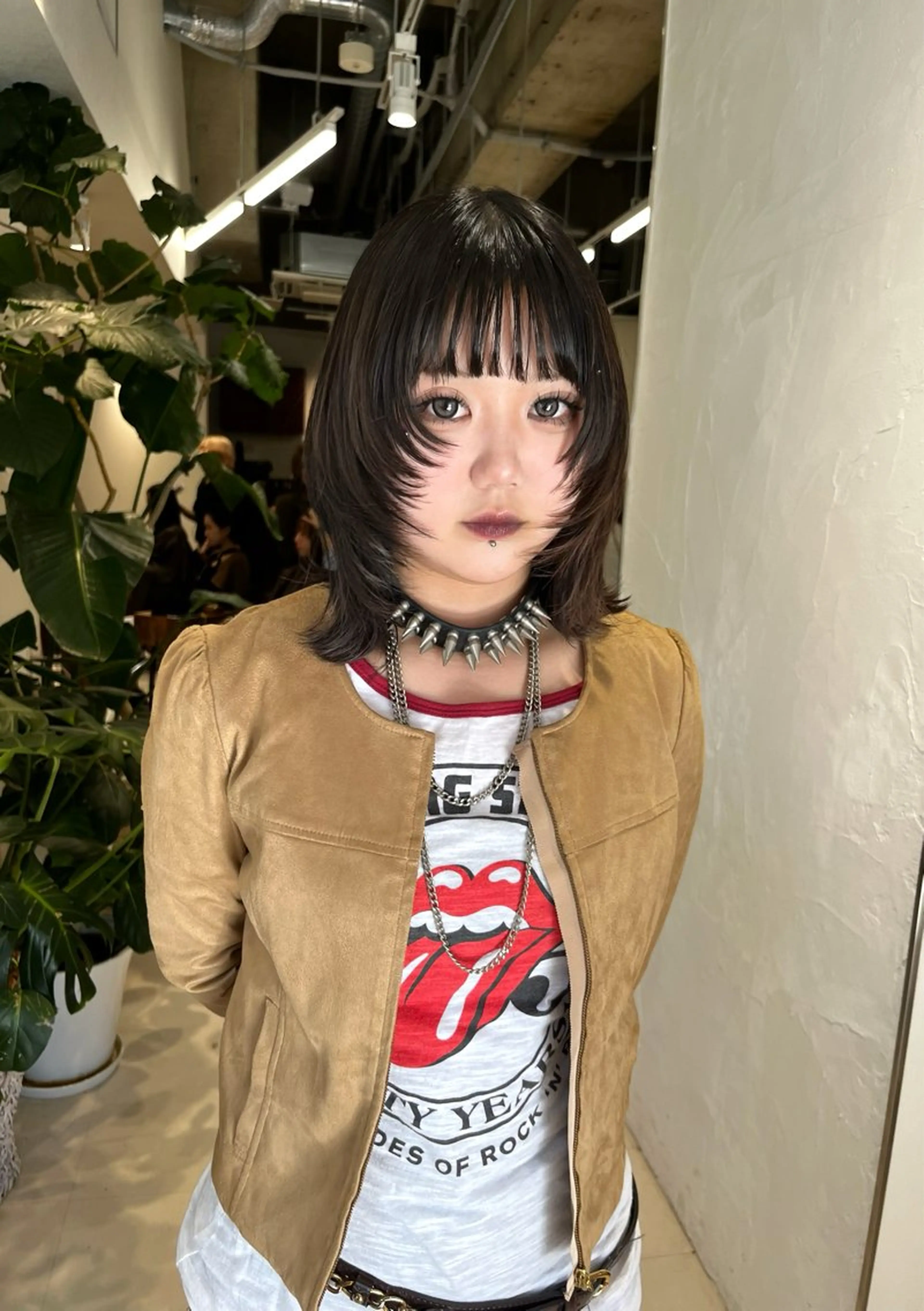 ミディアム カラー ブラウンカラー ダークブラウン レイヤーカット レイヤーカット/ブラ ウンカラー/河野凜のヘアスタイル