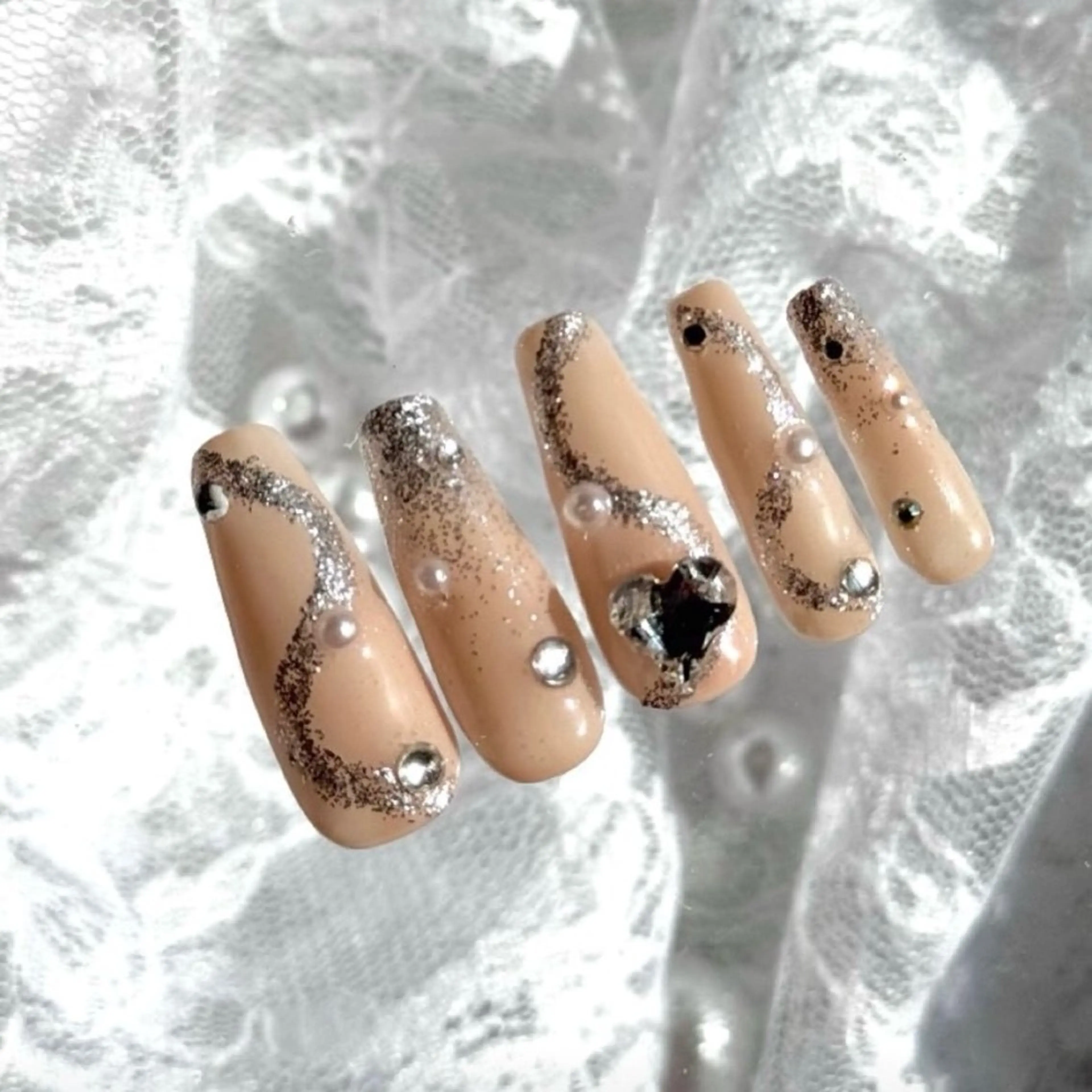 ネイル ワンホンネイル m. akiのネイルデザイン