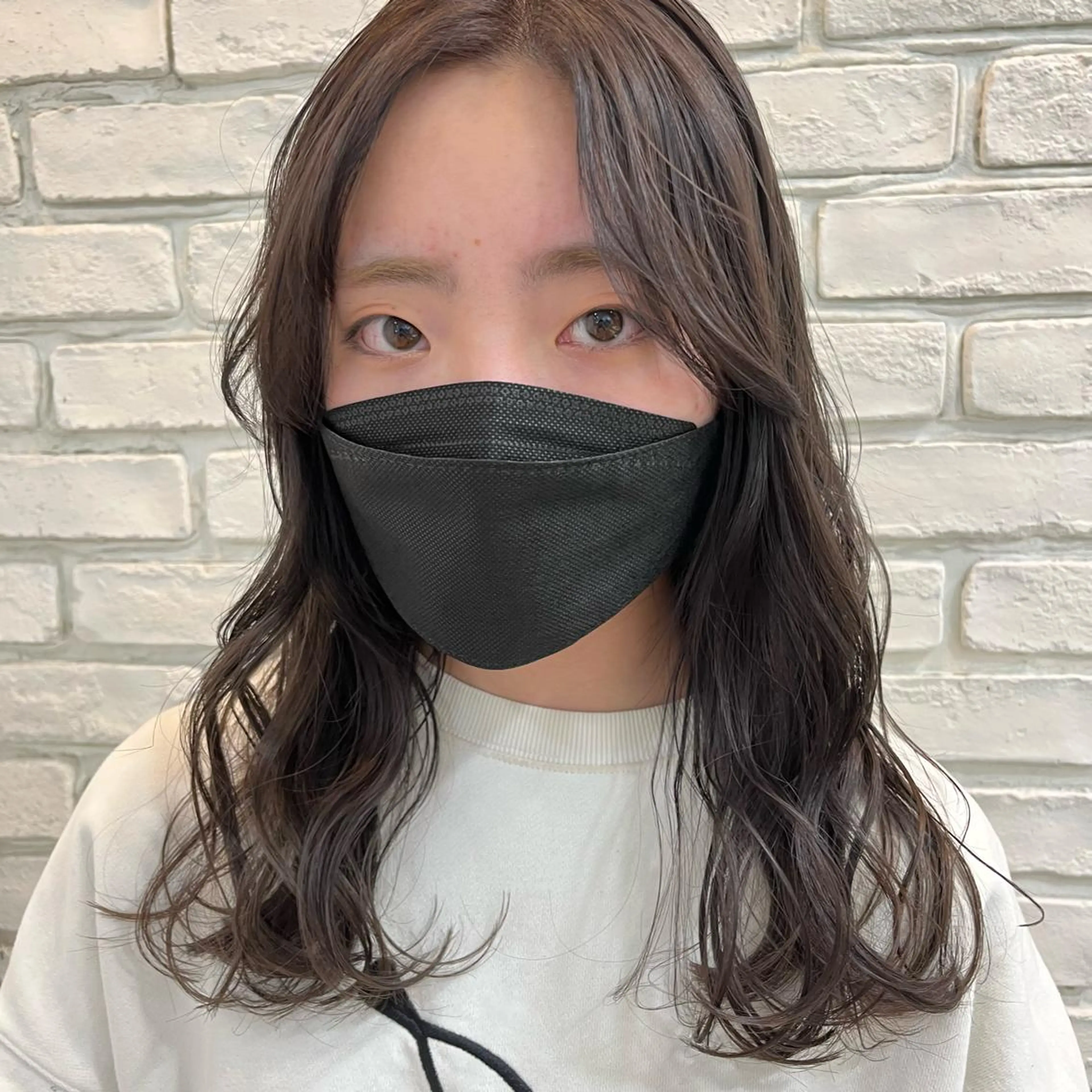 セミロング カラー ブリーチ グレージュ SOYON 🤍CHIZU🤍.のヘアスタイル