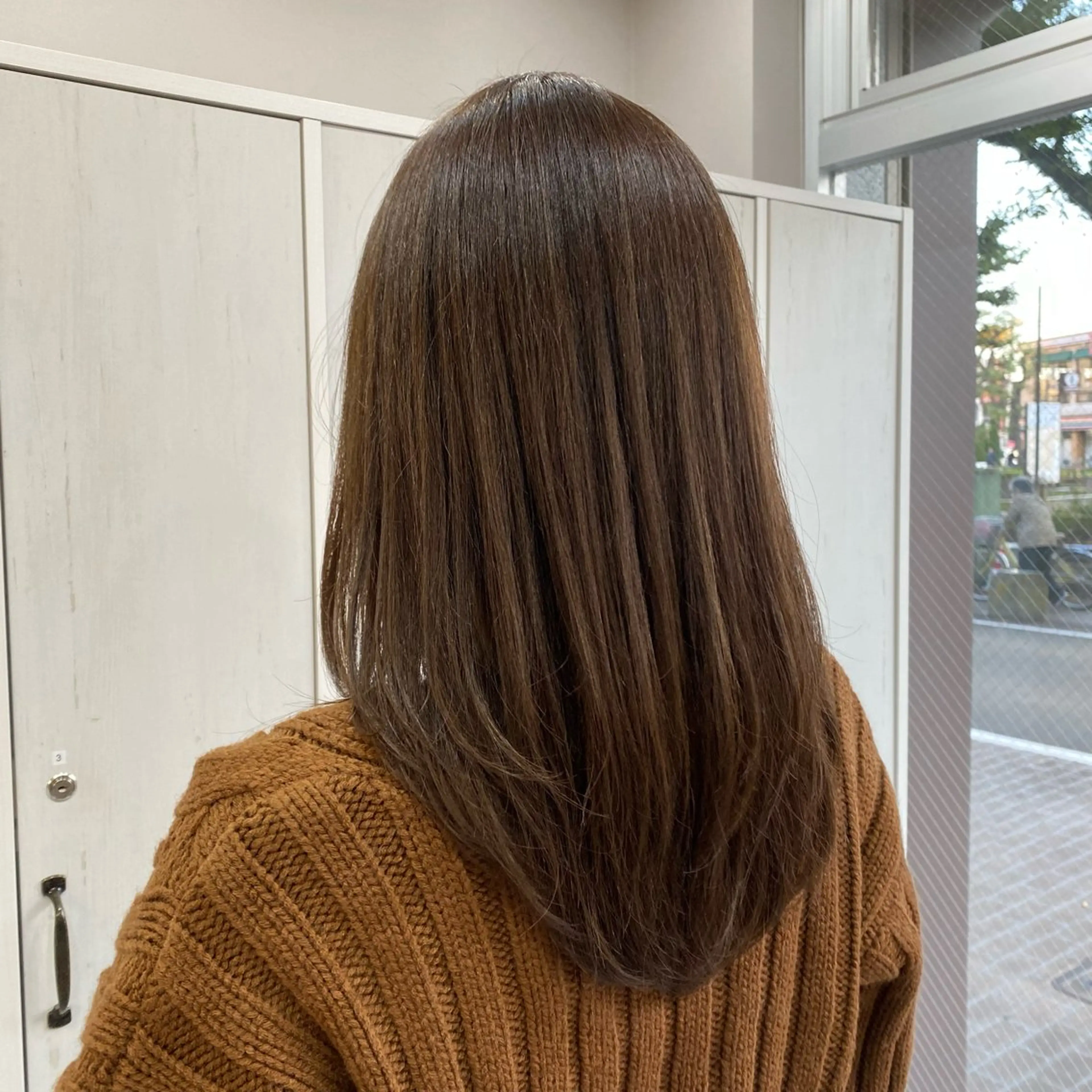 セミロング カラー カット トリートメント 水瀬 咲夏のヘアスタイル