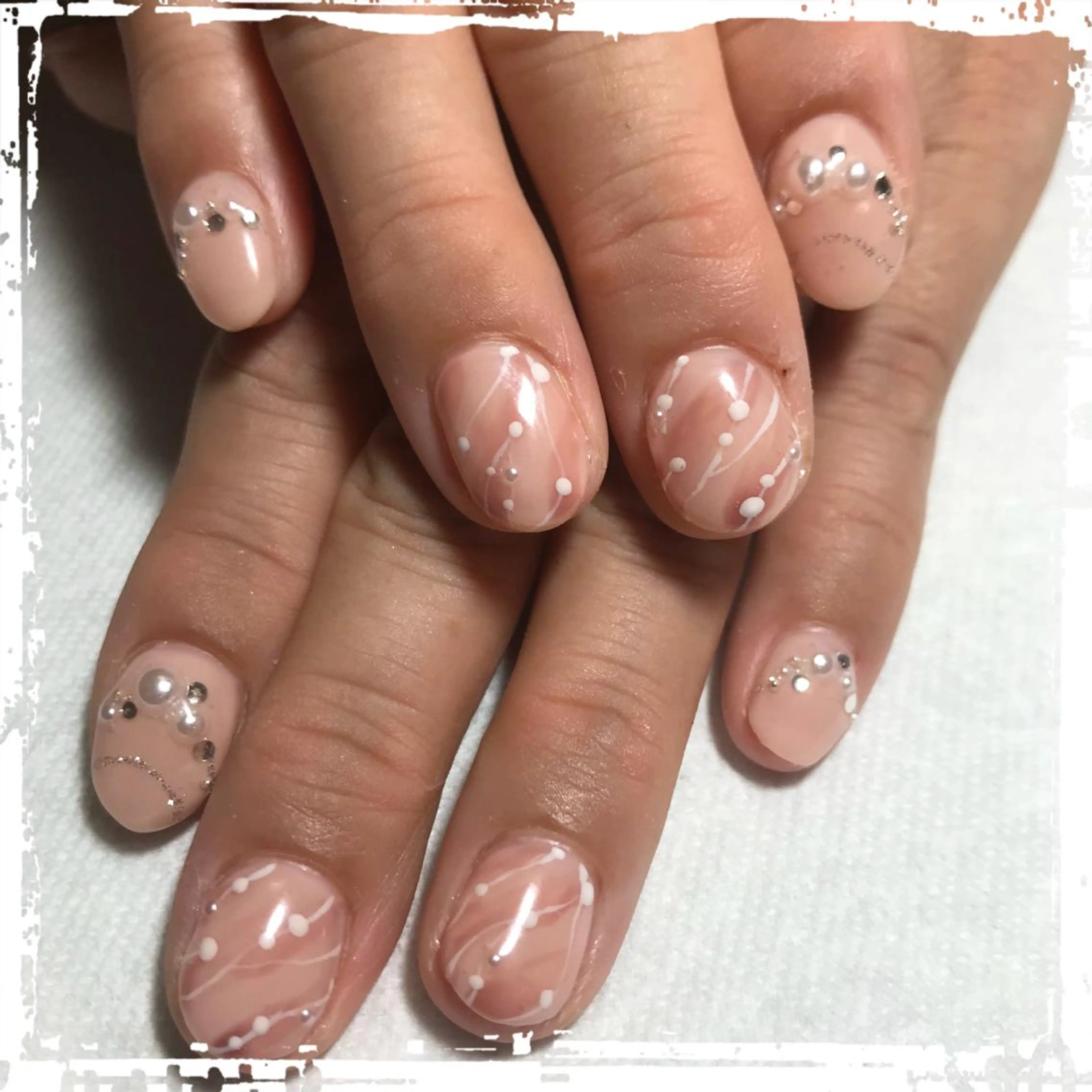 ネイル ECLAT エクラ所属・寺山 千鶴のネイルデザイン