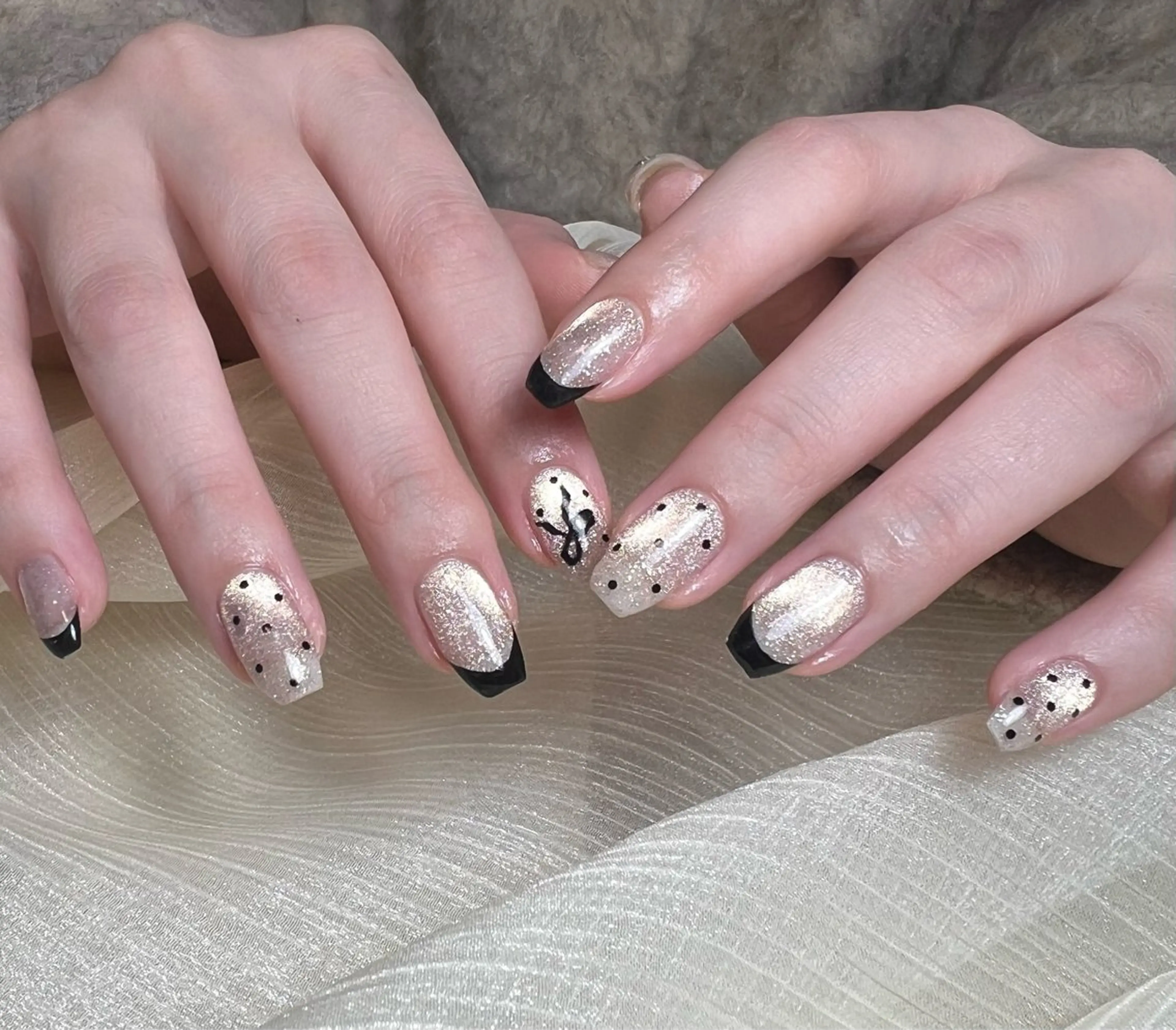 ネイル フレンチネイル マグネットネイル Nail by EN 🪽Amiのネイルデザイン