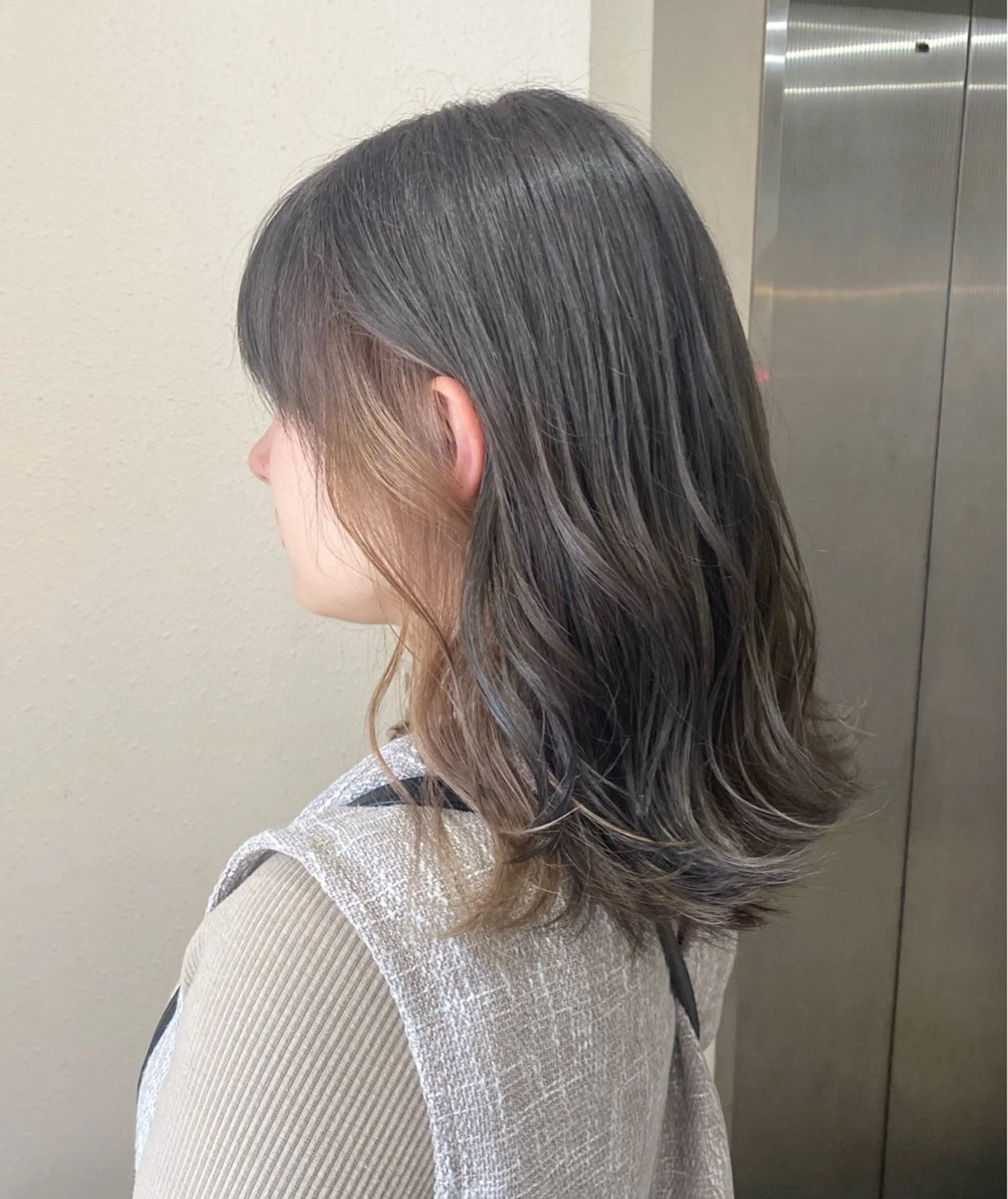 ミディアム カラー ヘアカラー トリートメント くすみカラー / 肌馴染み/ 花房佑夏のヘアスタイル