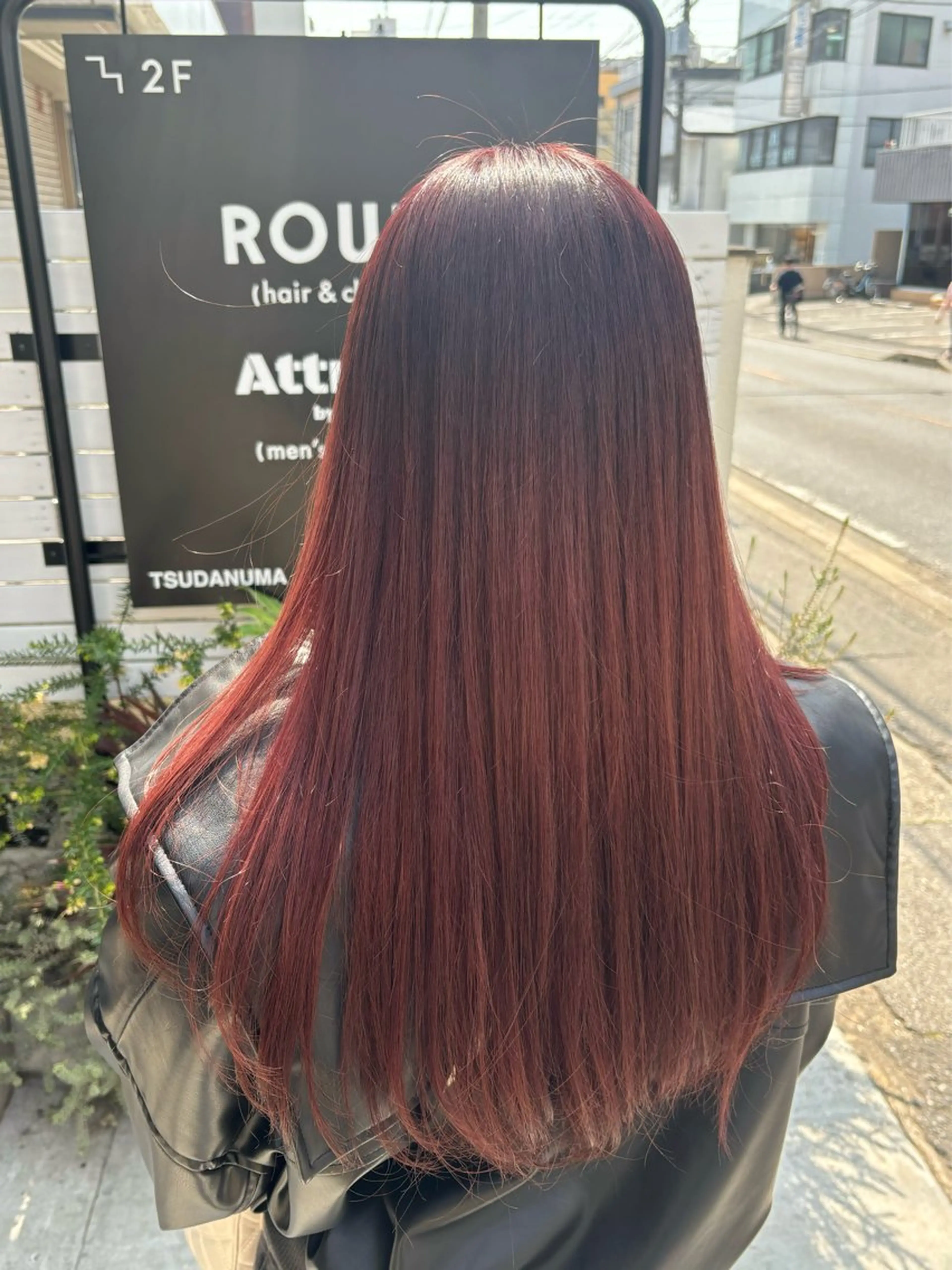 ロング レッドブラウン 小玉 唯依のヘアスタイル