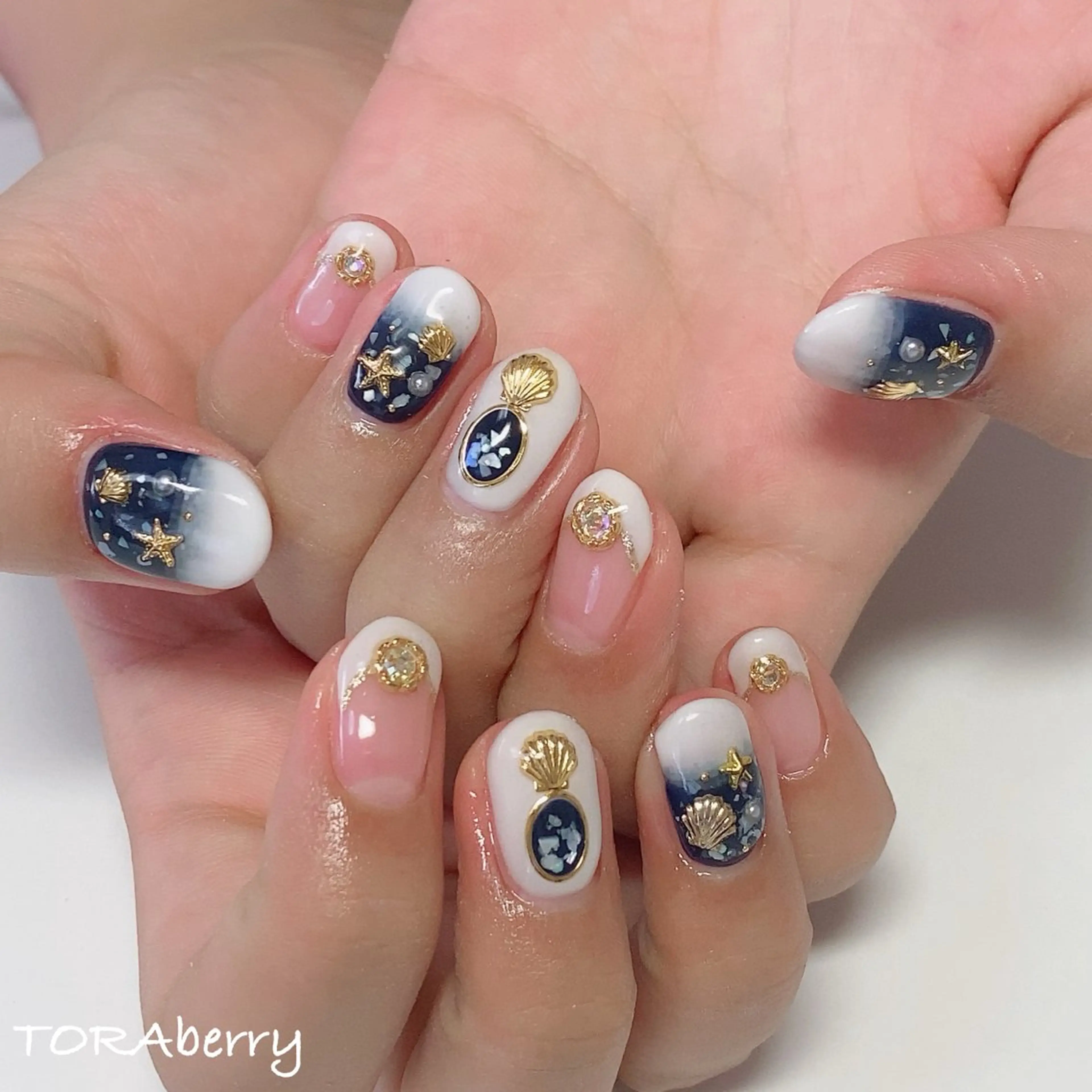 ネイル ネイリスト なつみのネイルデザイン