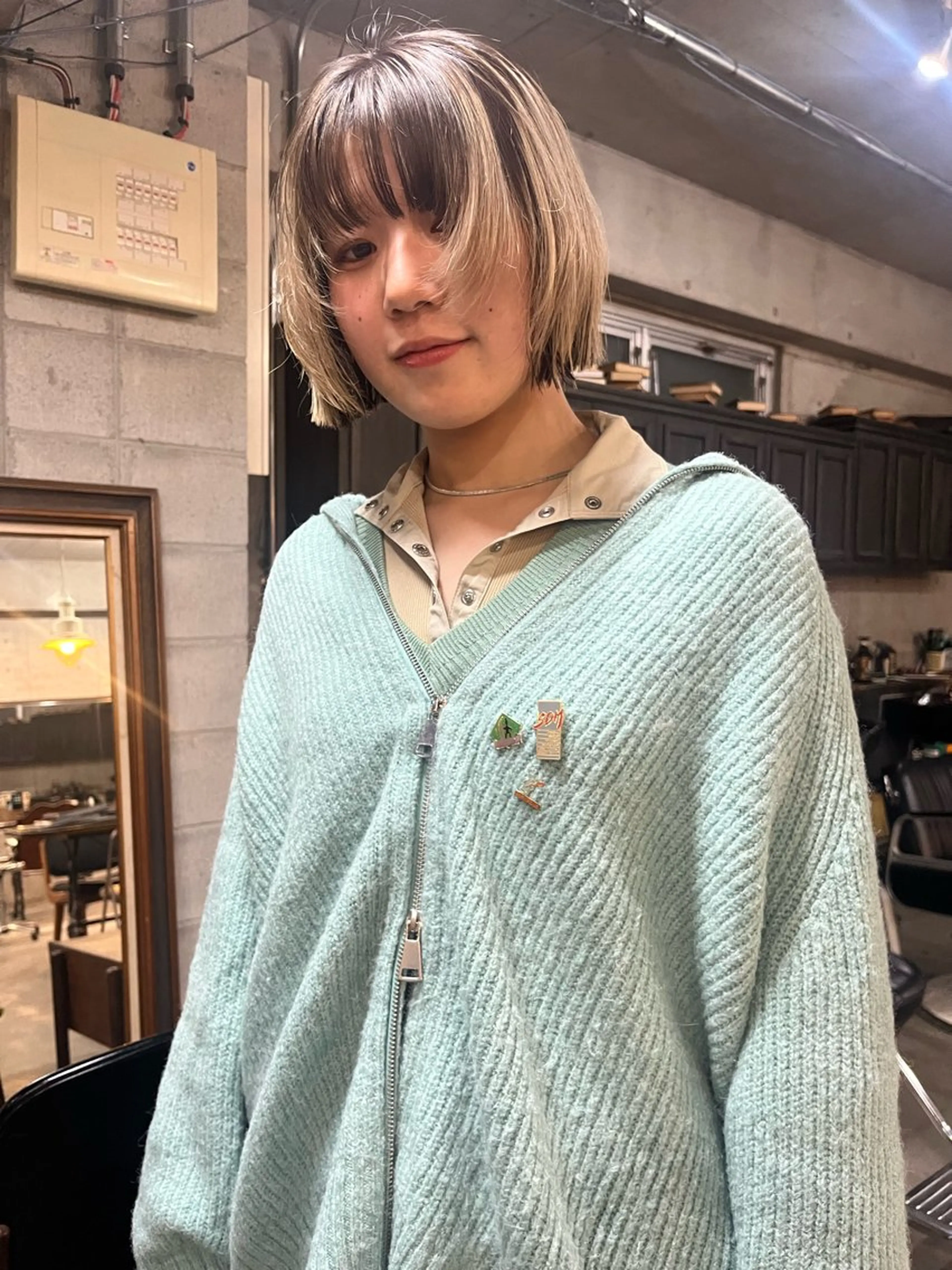 ミディアム カラー カット ヘアカラー トリートメント ハイトーン/顔まわり レイヤー/YUKAのヘアスタイル