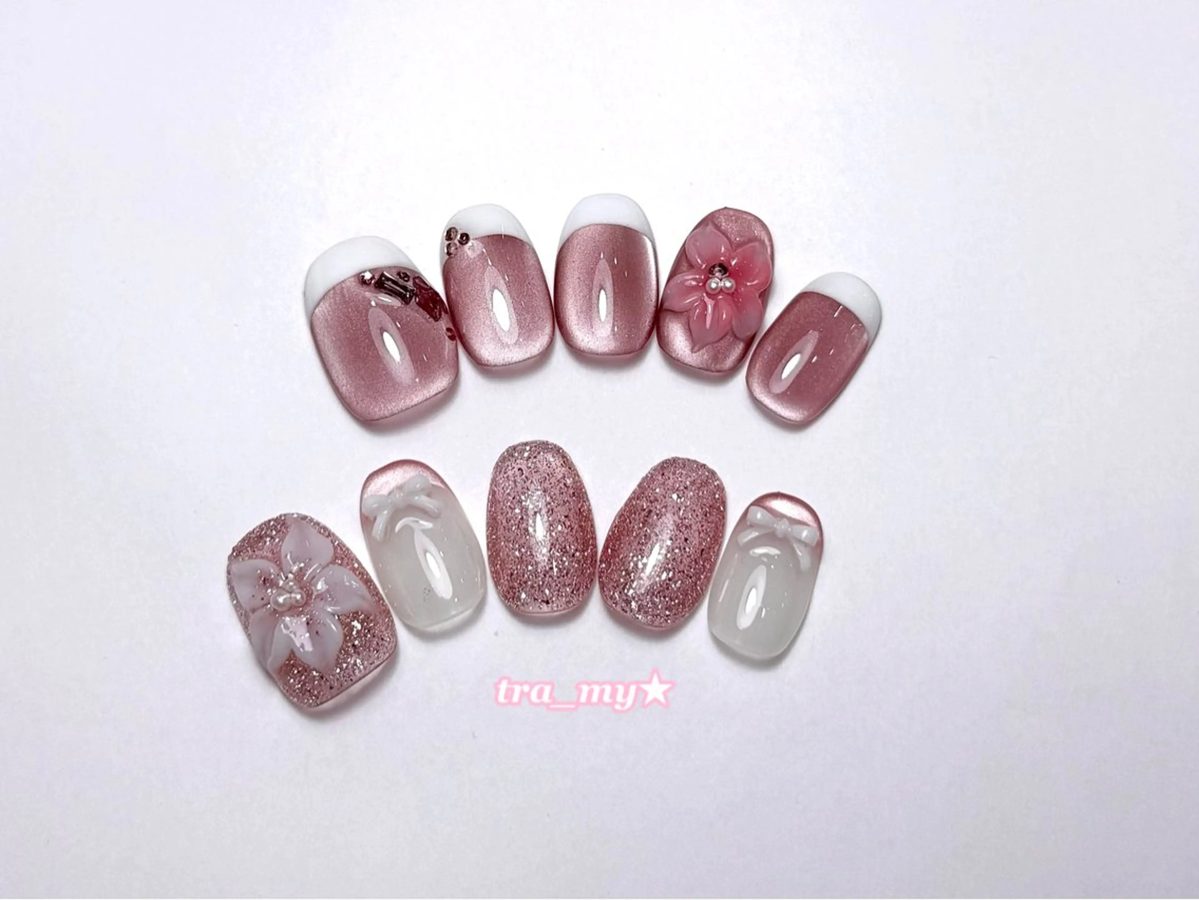 ネイル フラワーネイル フレンチネイル ジェルネイル キラキラネイル ラメ(グリッター) ハンドネイル ハンドケア チャ ミーのネイルデザイン