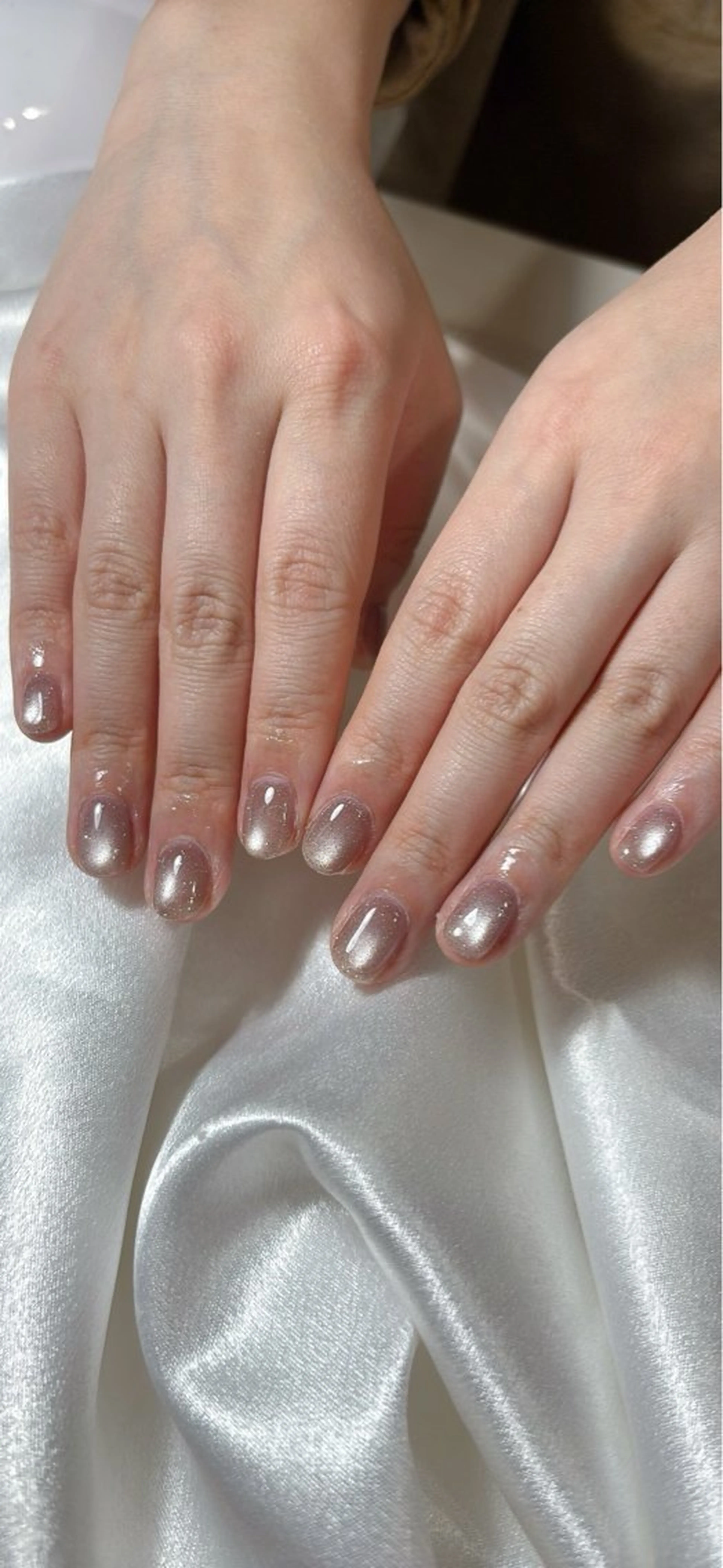 ネイル オーロラネイル 桜ネイル フラッシュネイル フラッシュマグ フラワーネイル ハンドネイル kikinail 溝の口のネイルデザイン