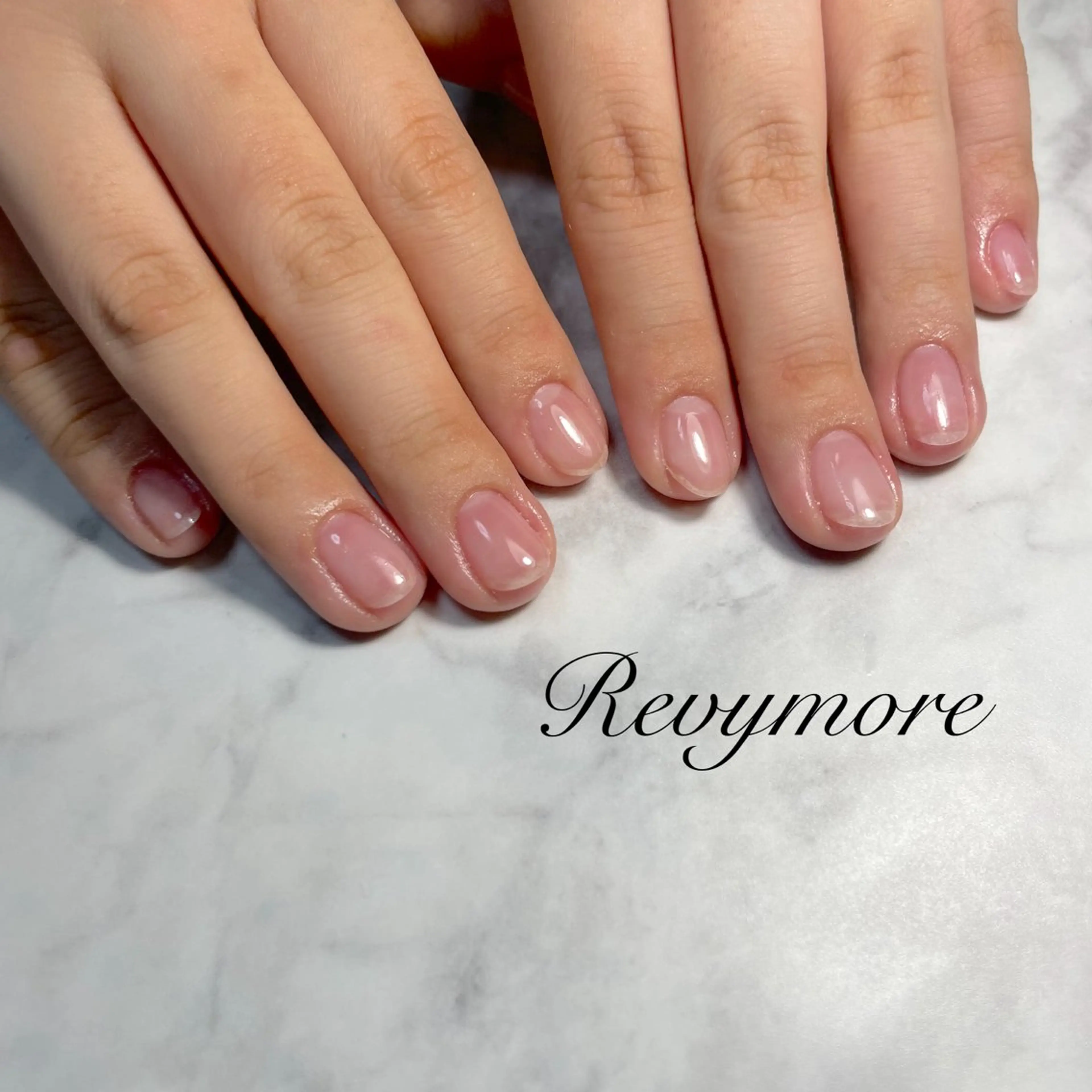 ネイル クリアネイル ジェルネイル ニュアンスネイル オフィスネイル シンプルネイル nail salon Revymore所属・nail salon Revymoreのネイルデザイン