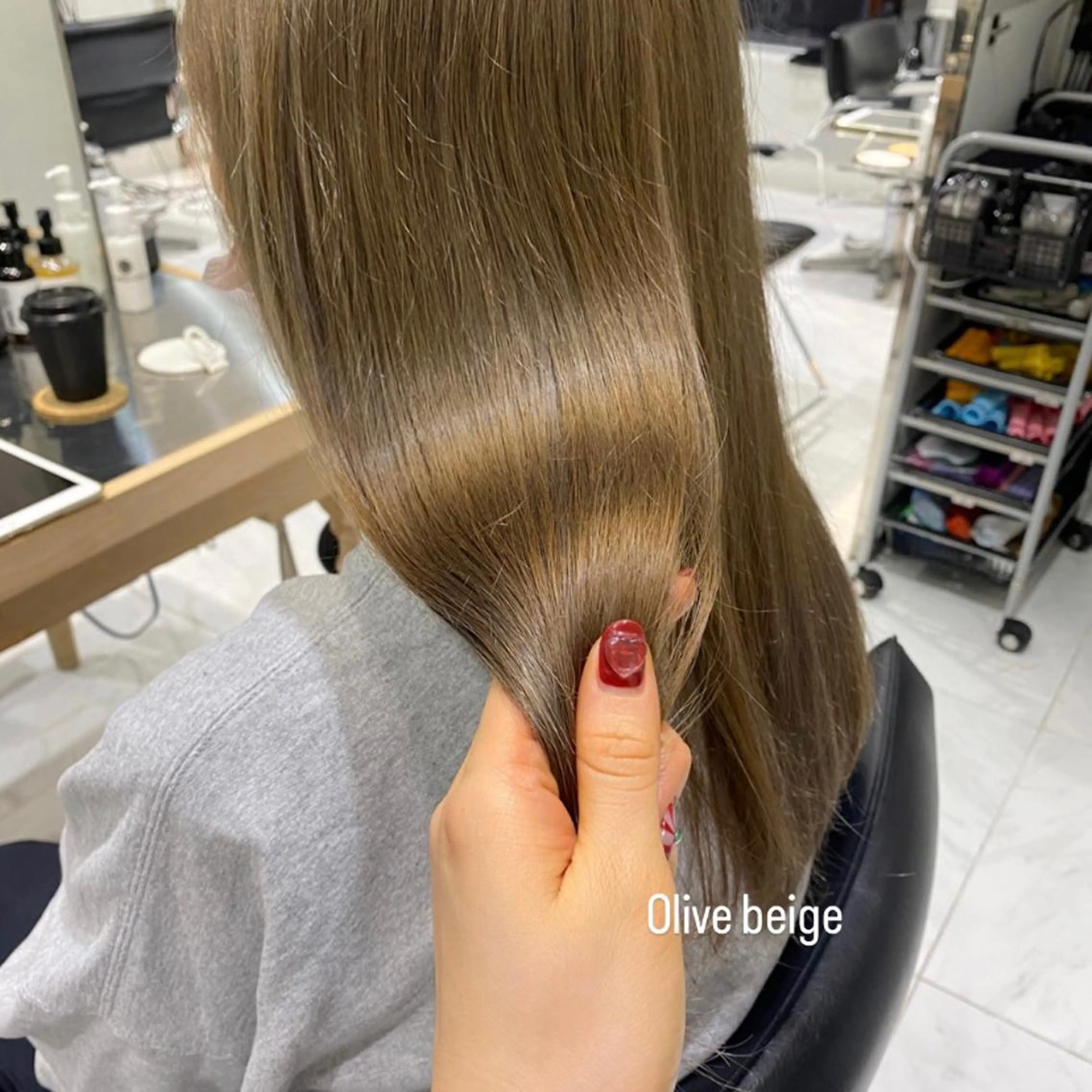 セミロング カラー ブリーチ ヘアカラー 艶感/ナチュラル 🌿マアヤのヘアスタイル