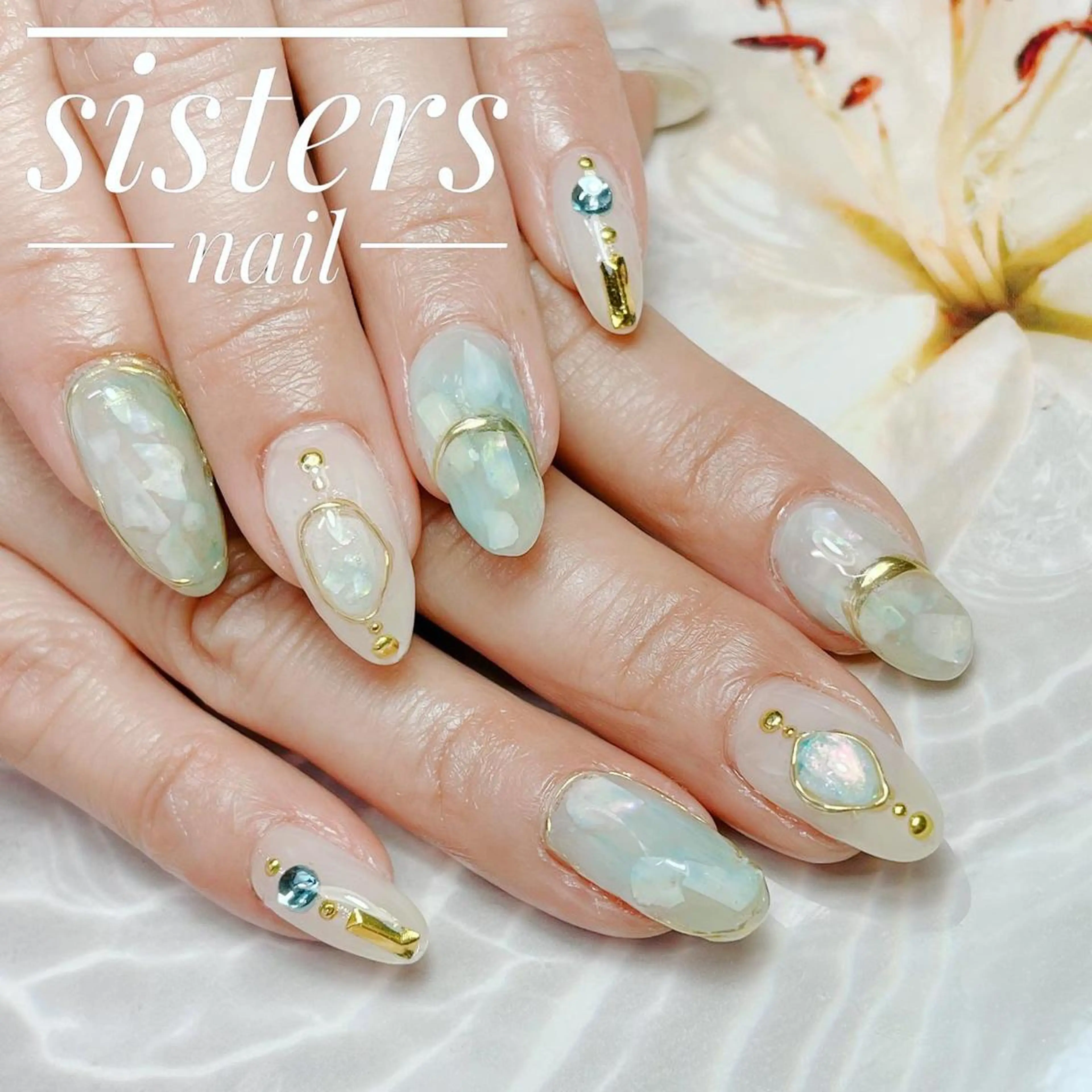 ネイル アートネイル クリアネイル グリーン キラキラネイル ニュアンスネイル ハンドネイル ハンドケア sisters nail.fのネイルデザイン