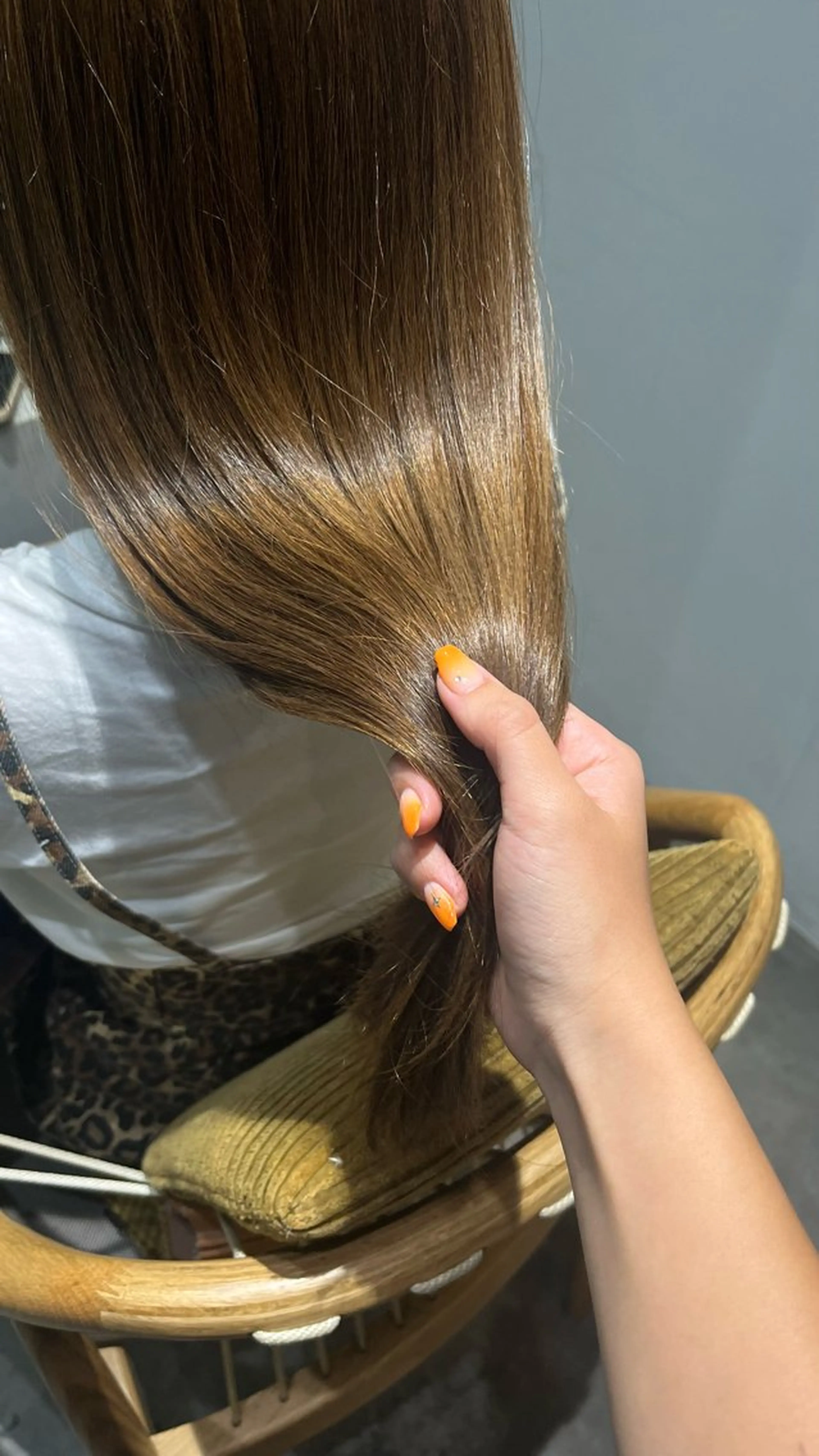 ロング YUI／レイヤー カット/透明感カラーのヘアスタイル