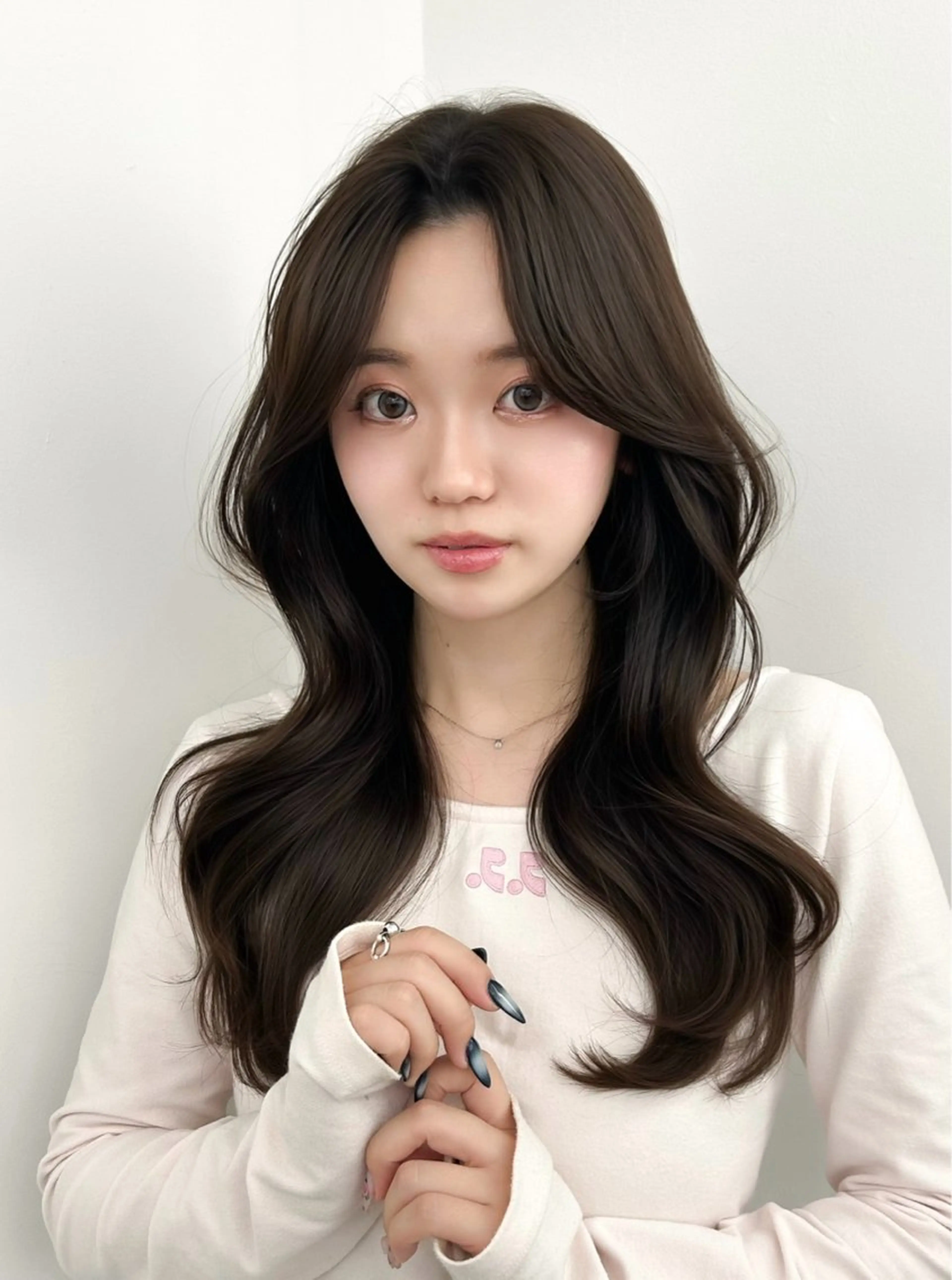 ロング カラー グレージュ オリーブグレージュ オリーブグレー くびれヘア 韓国風ヘア カット ヘアカラー トリートメント 韓国ヘア/顔周り ヘアセット/加藤優里のヘアスタイル