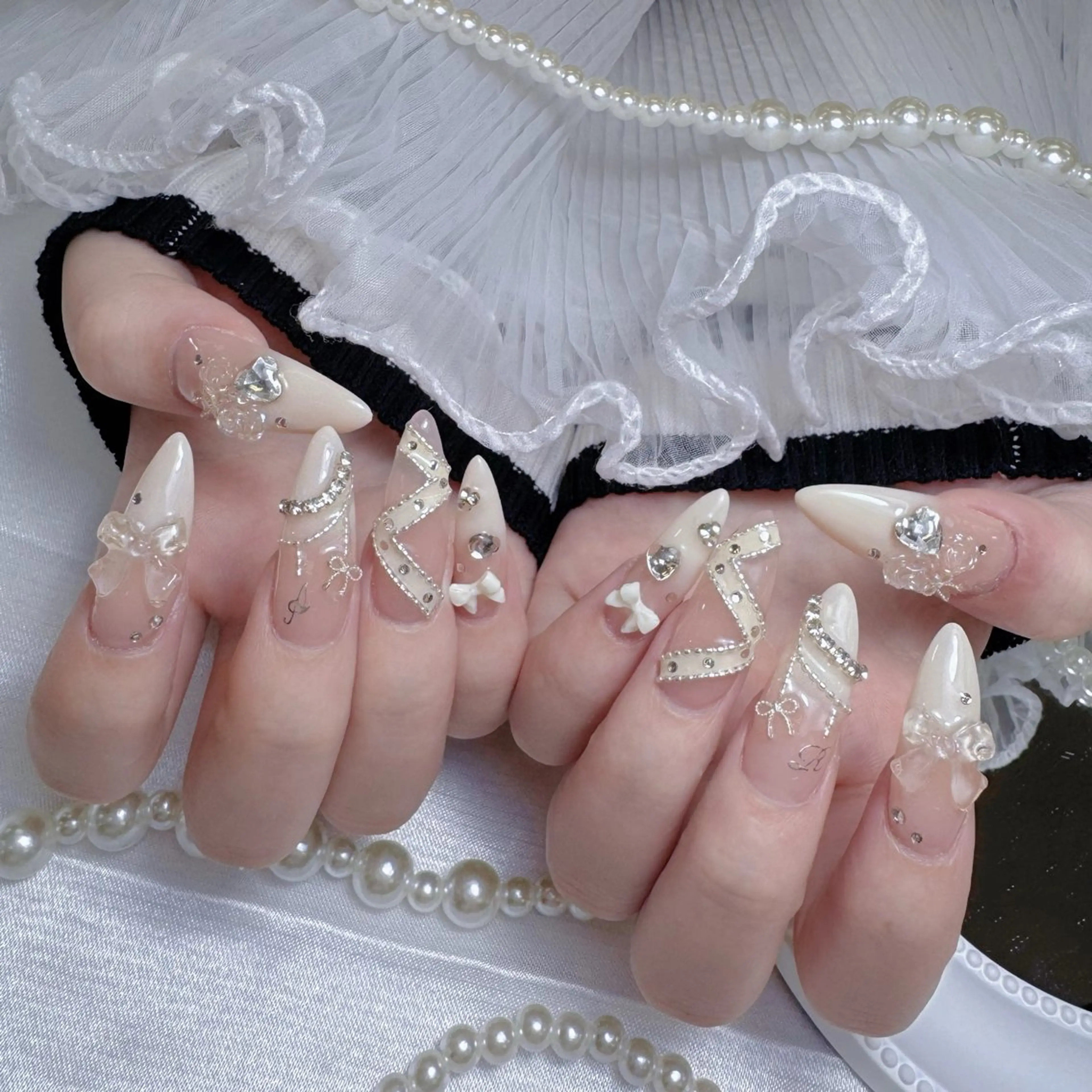 ネイル クリアネイル ハート キラキラネイル 韓国ネイル マグネットネイル ハンドネイル NailPrincess所属・princess スカルプ専門店のネイルデザイン