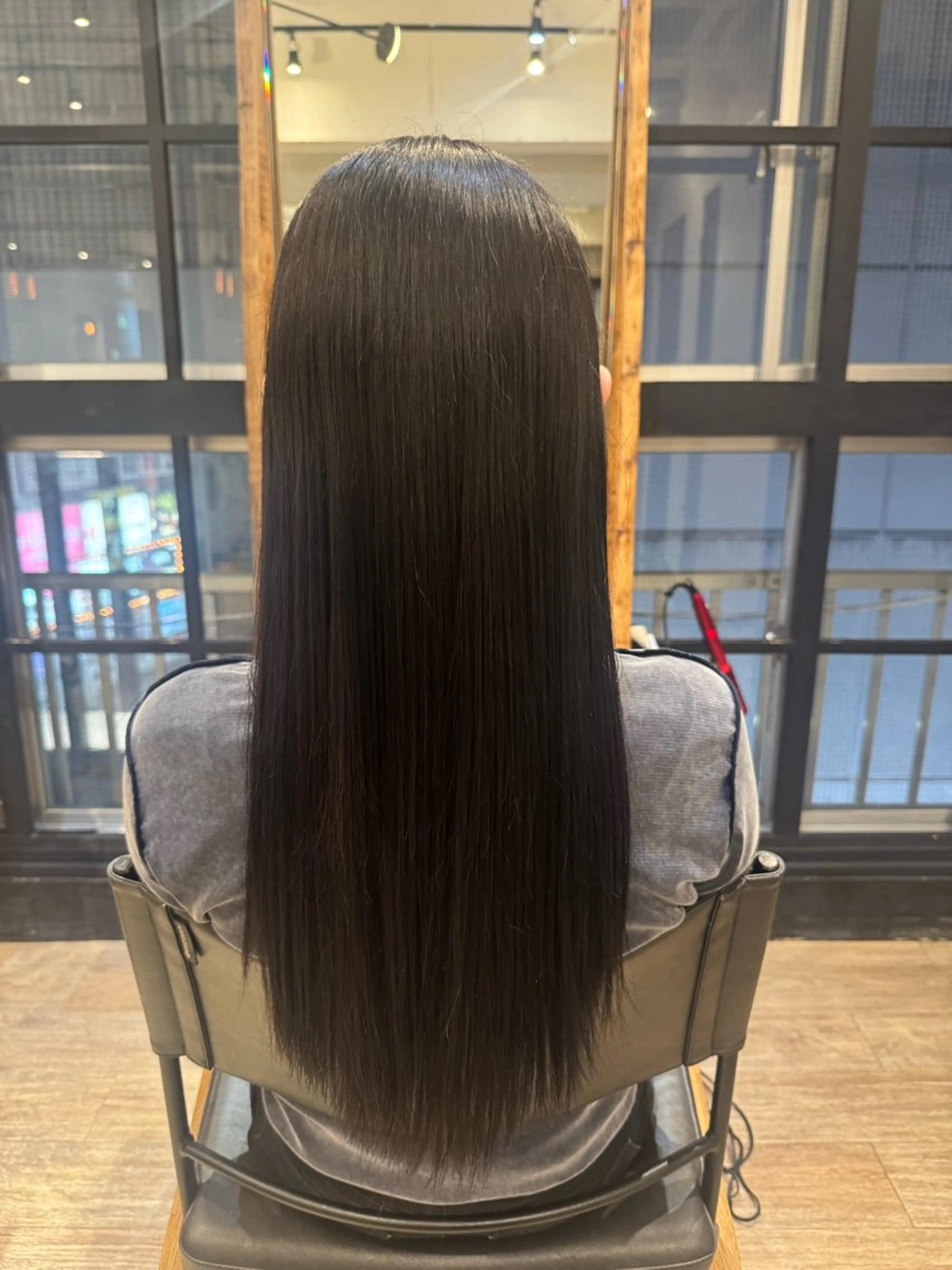 ロング 縮毛矯正 縮毛矯正 渋谷/切りっぱなし レイヤー/ブリーチのヘアスタイル