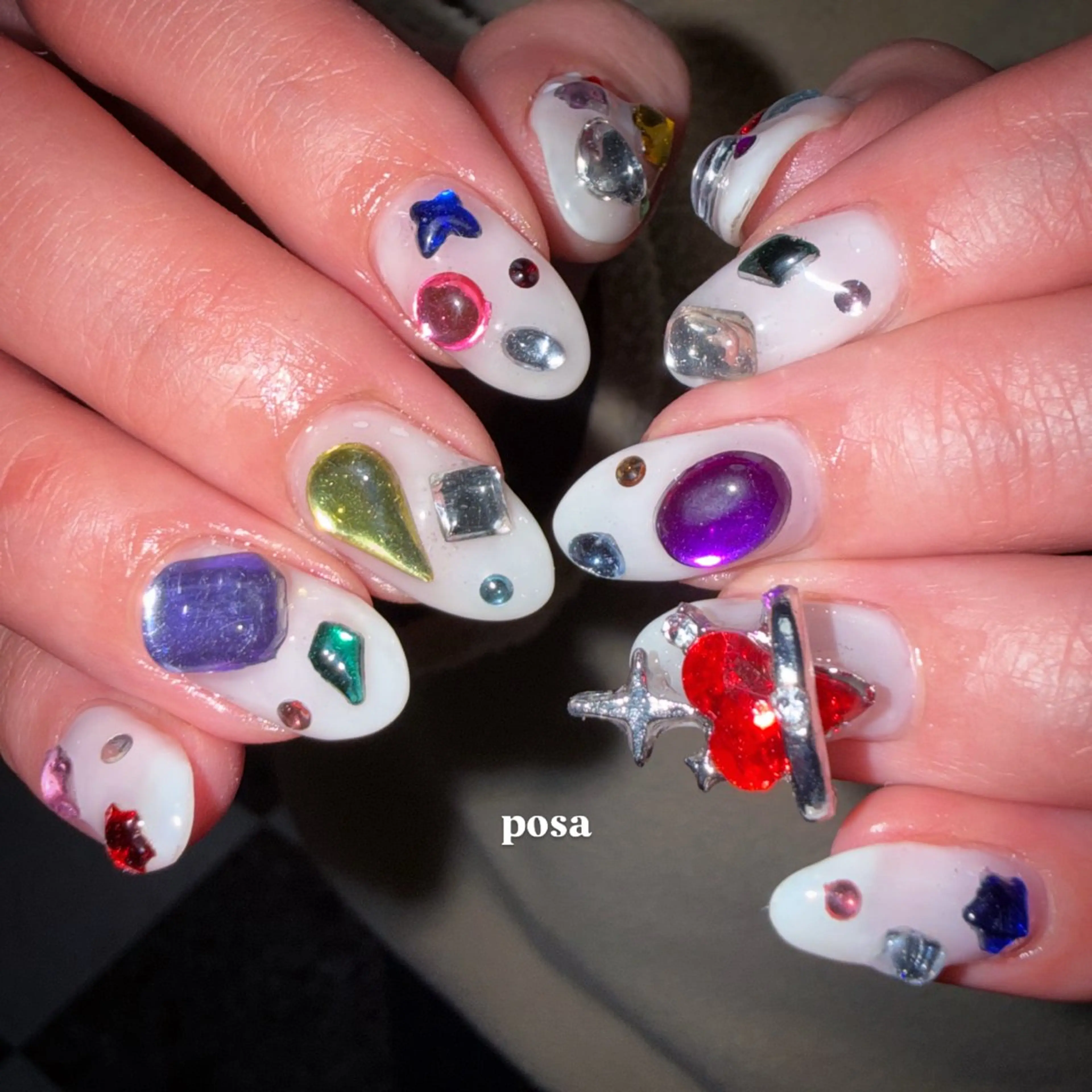 ネイル キラキラネイル シンプルネイル ホワイト ハンドネイル posa nail モエミのネイルデザイン