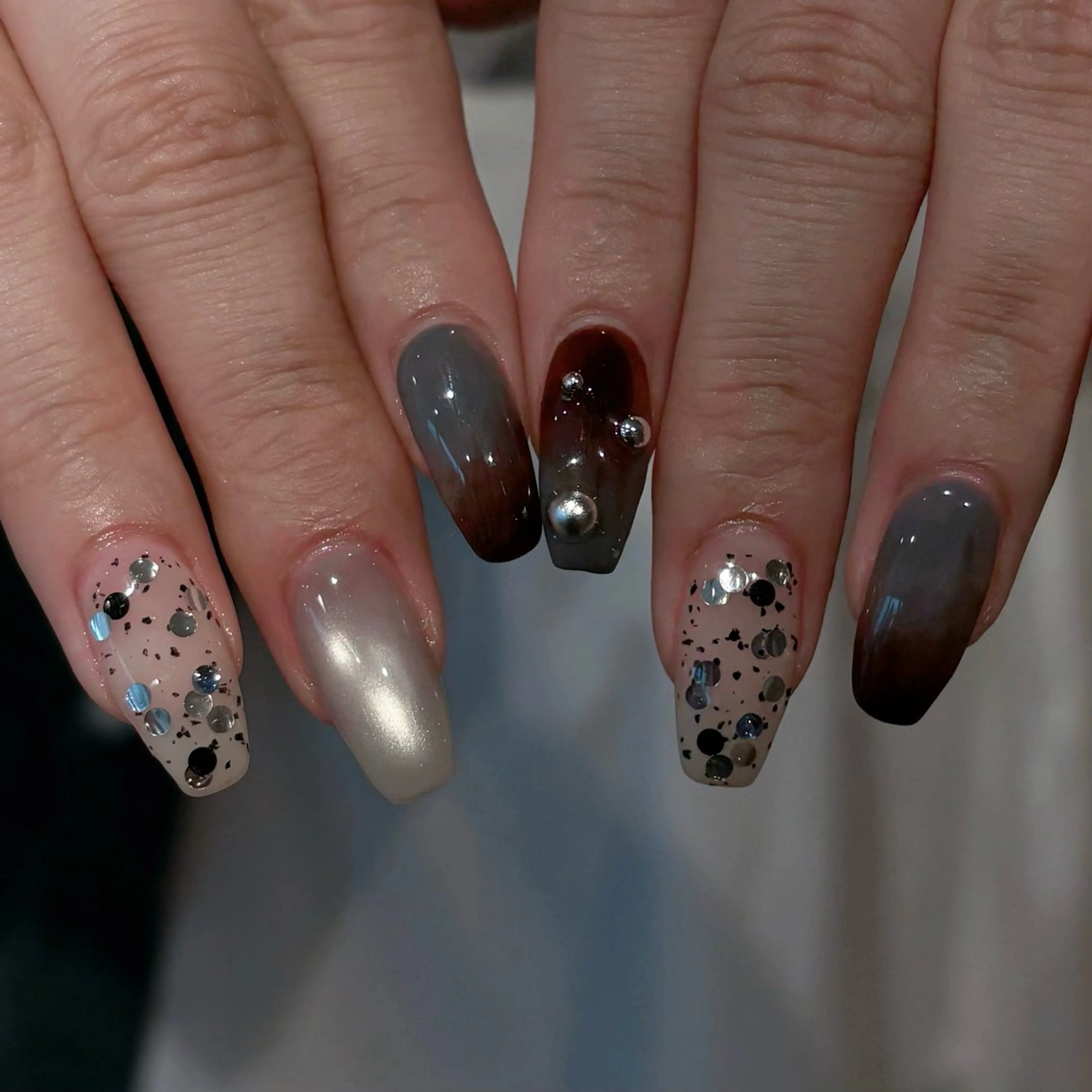 ネイル グラデーション キラキラネイル マグネットネイル ニュアンスネイル ハンドネイル Bianca名駅店 安田のネイルデザイン