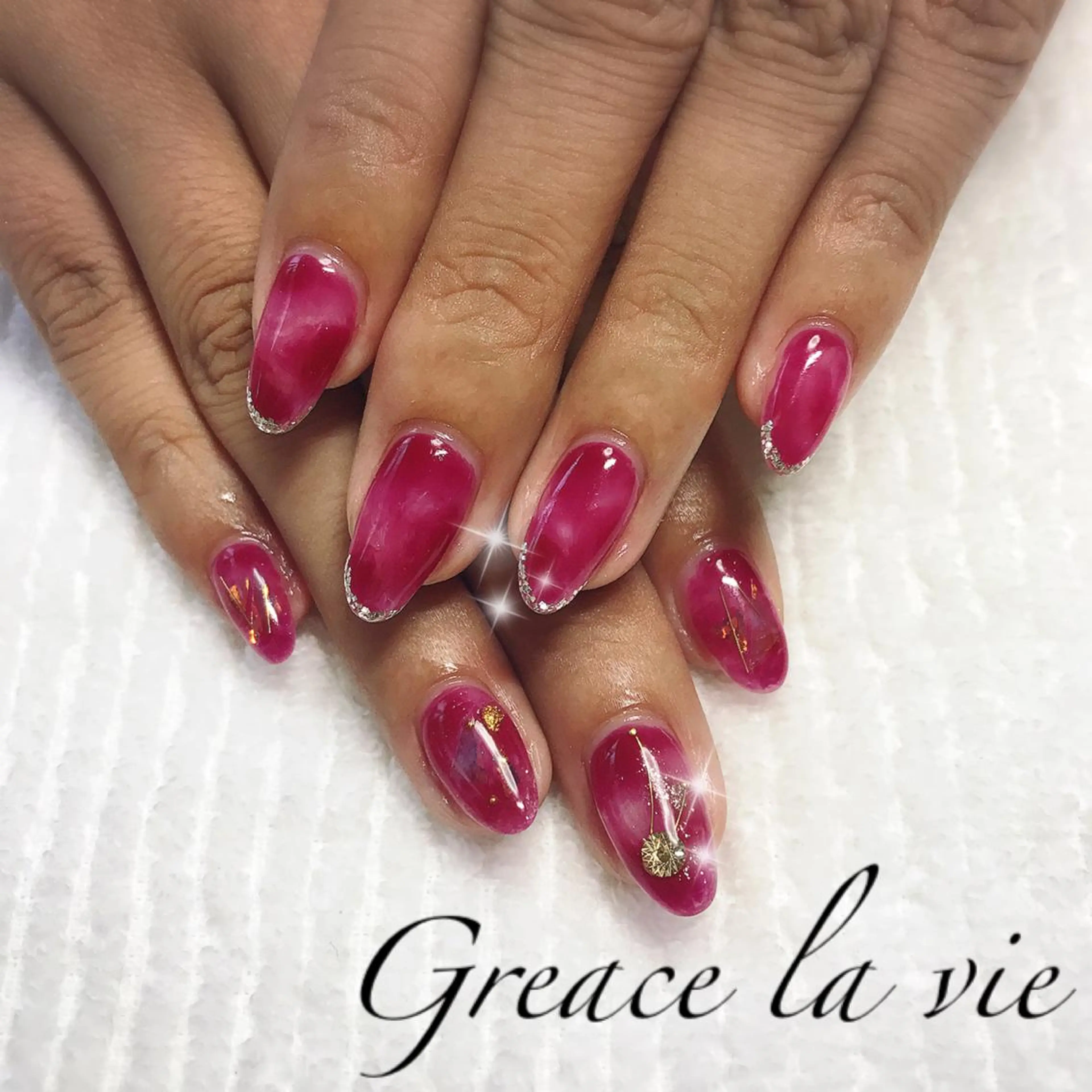 ロング カラー パーマ ヘアアレンジ キッズ ネイル マツエク・マツパ レッドカラー ニュアンスネイル 赤色 ニュアンスパーマ Greace  la vieのネイルデザイン