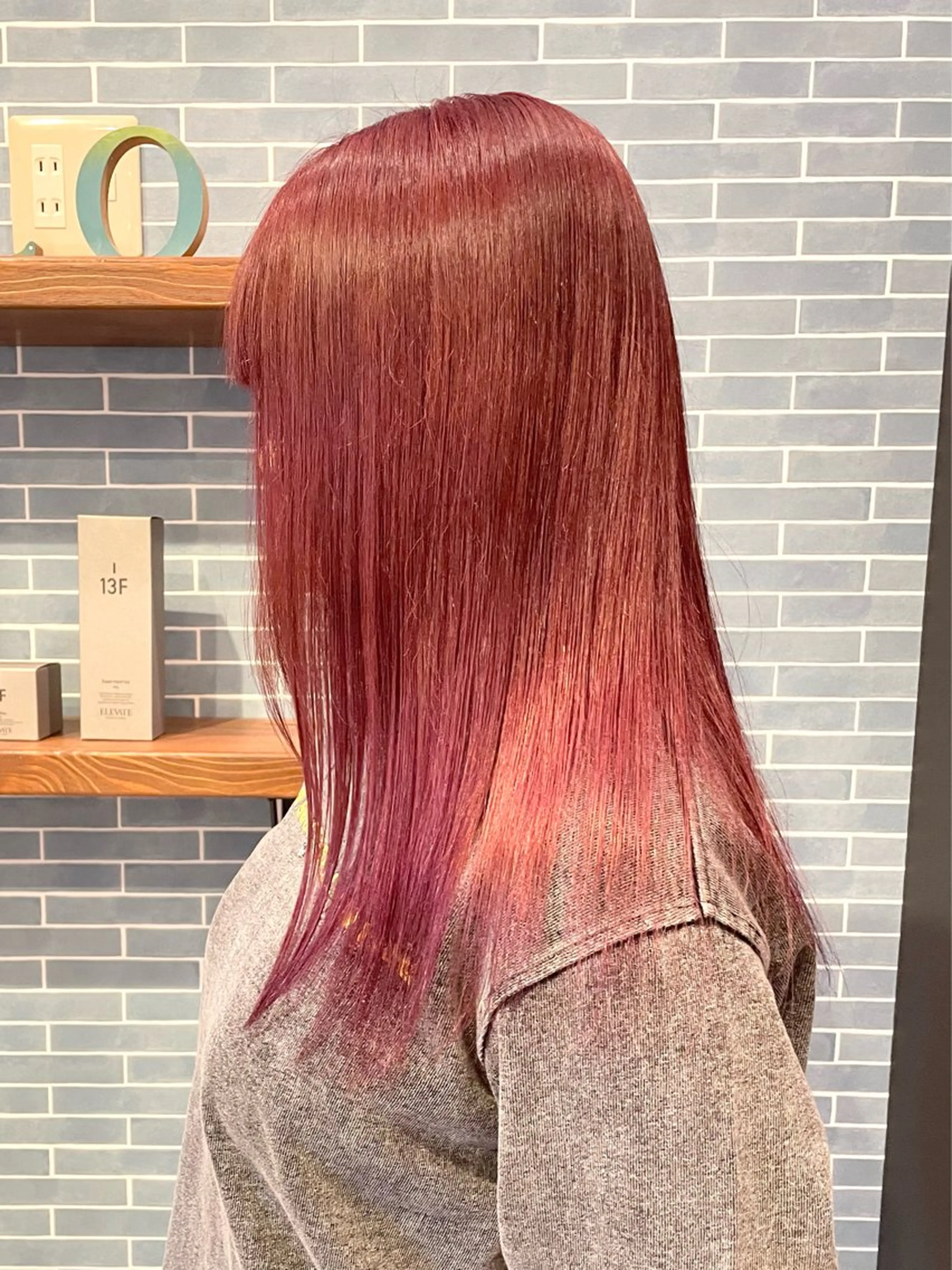 セミロング カラー 市川 澪のヘアスタイル