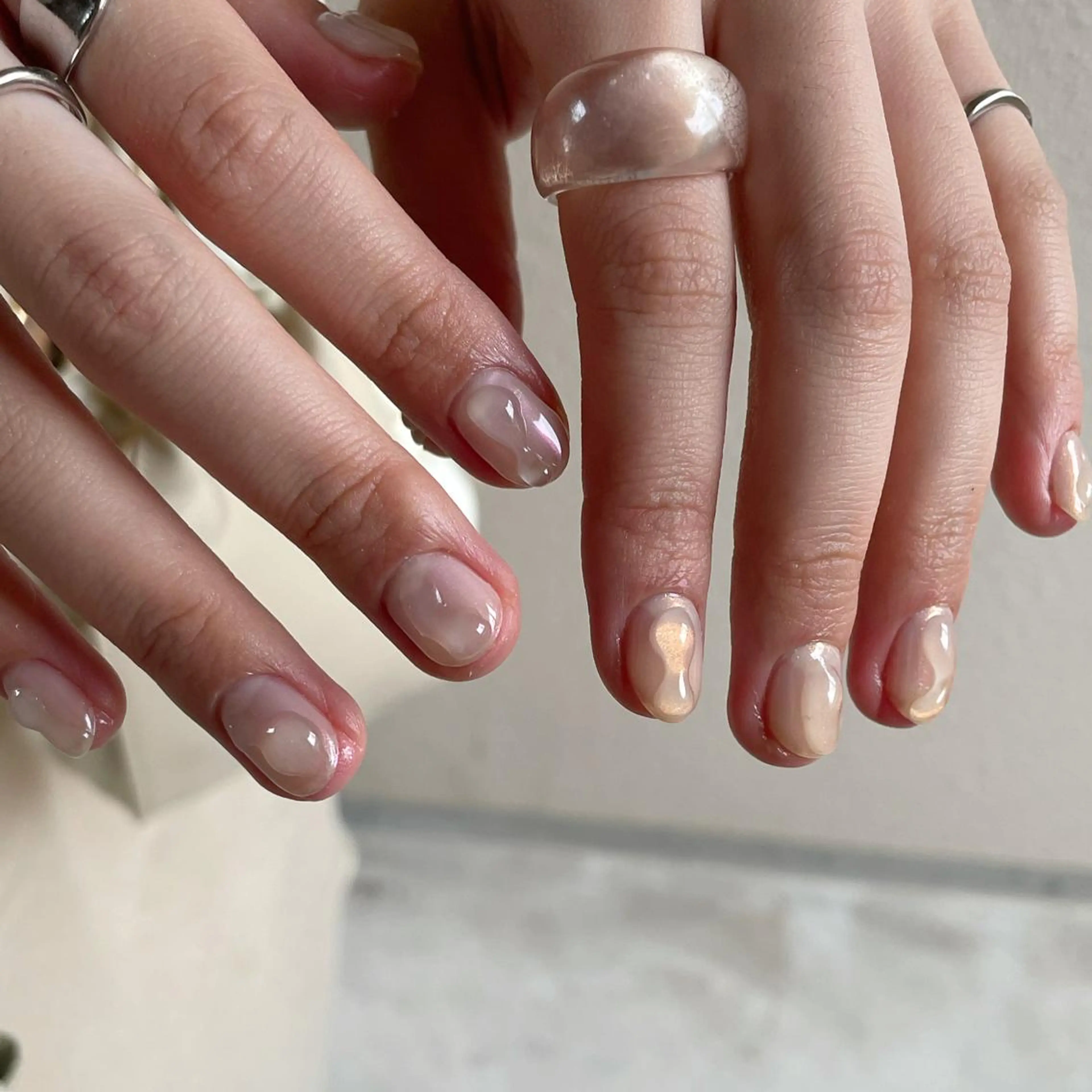 ネイル オーロラネイル ニュアンスネイル ぷっくりネイル ハンドネイル ハンドケア lylynail YUUKAのネイルデザイン