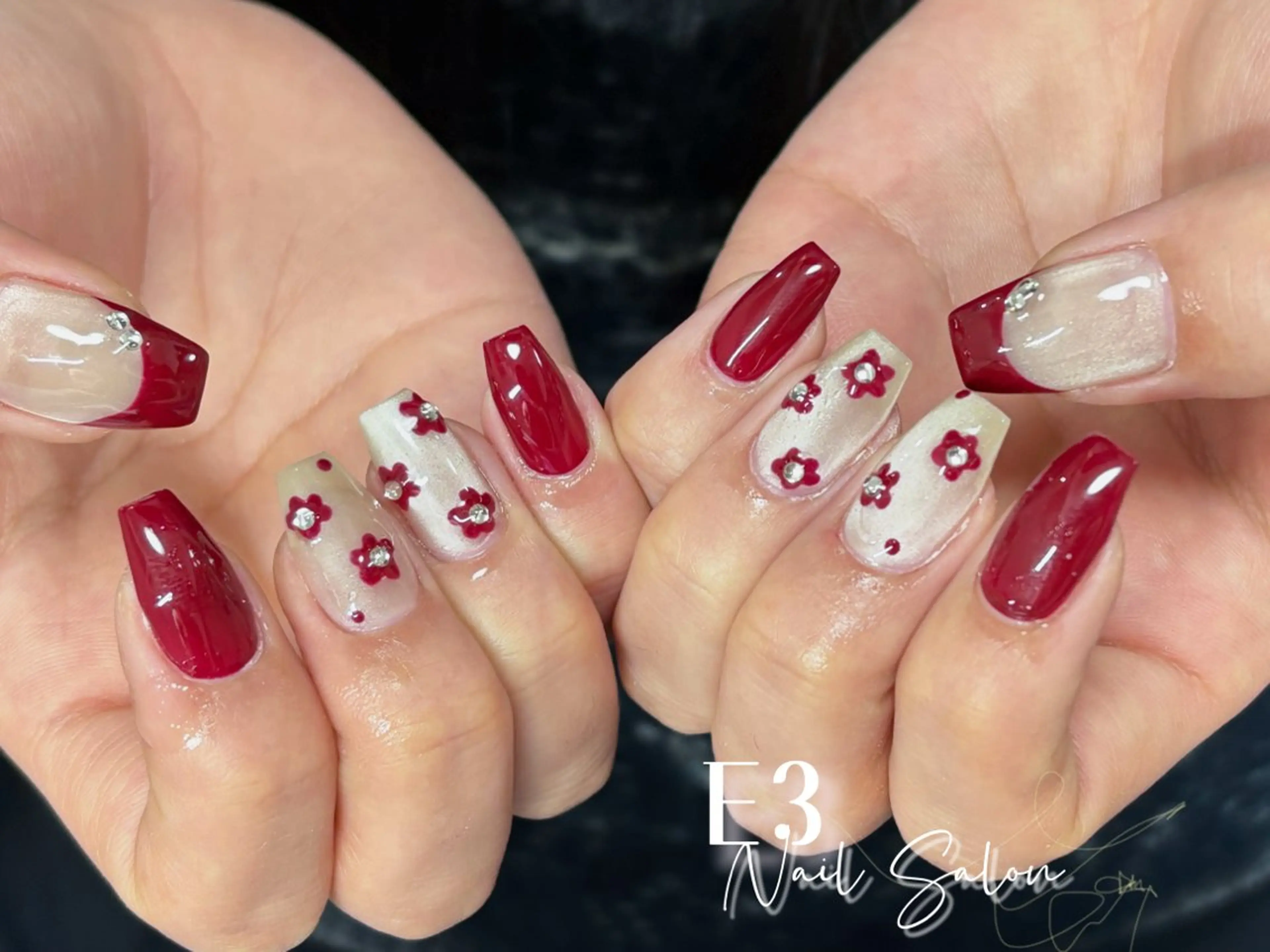 ネイル フレンチネイル ジェルネイル ガラスフレンチ グラデーション キラキラネイル ハンドネイル E3 Nail Salonのネイルデザイン