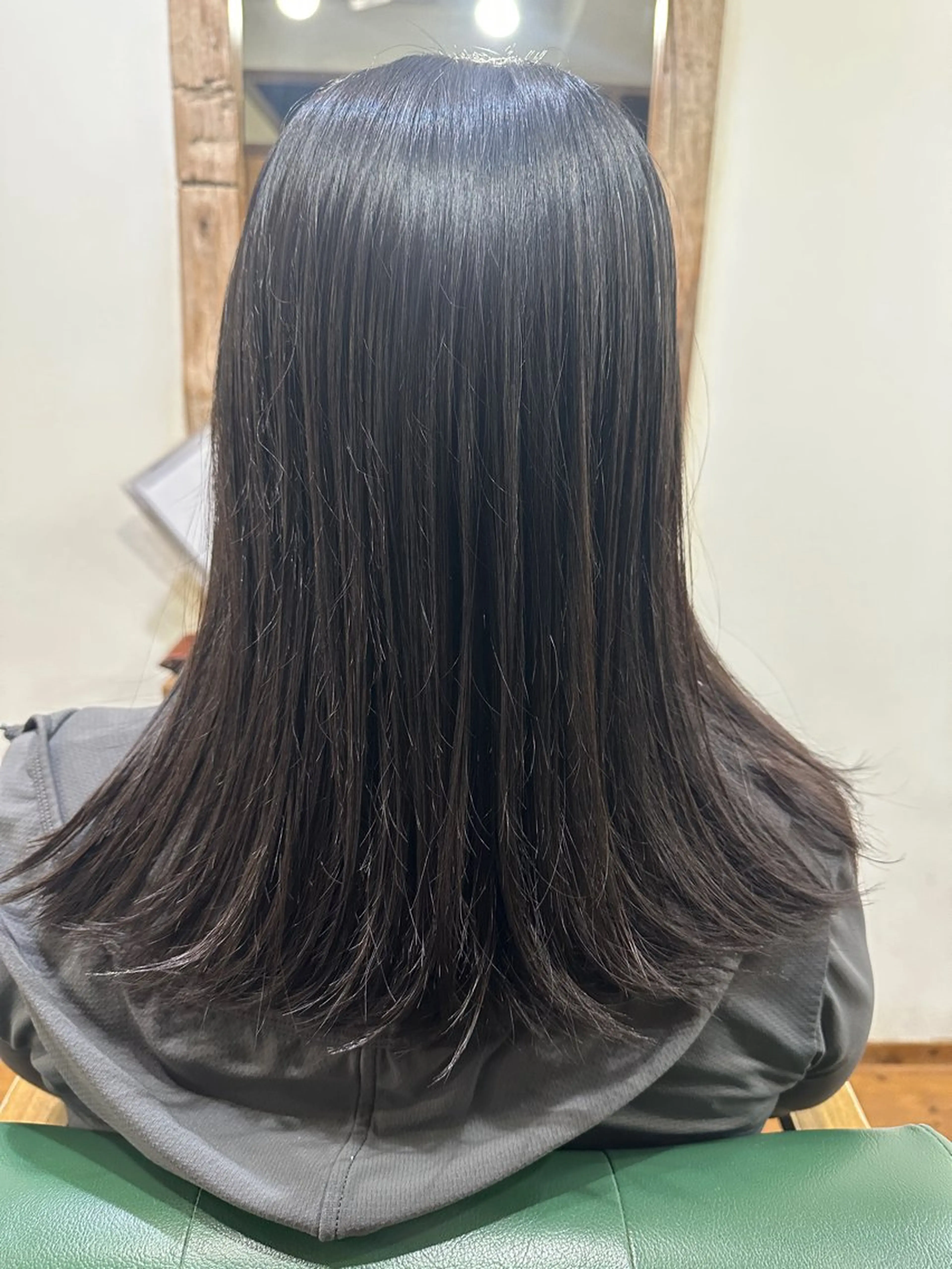 ロング 原田 梨乃のヘアスタイル