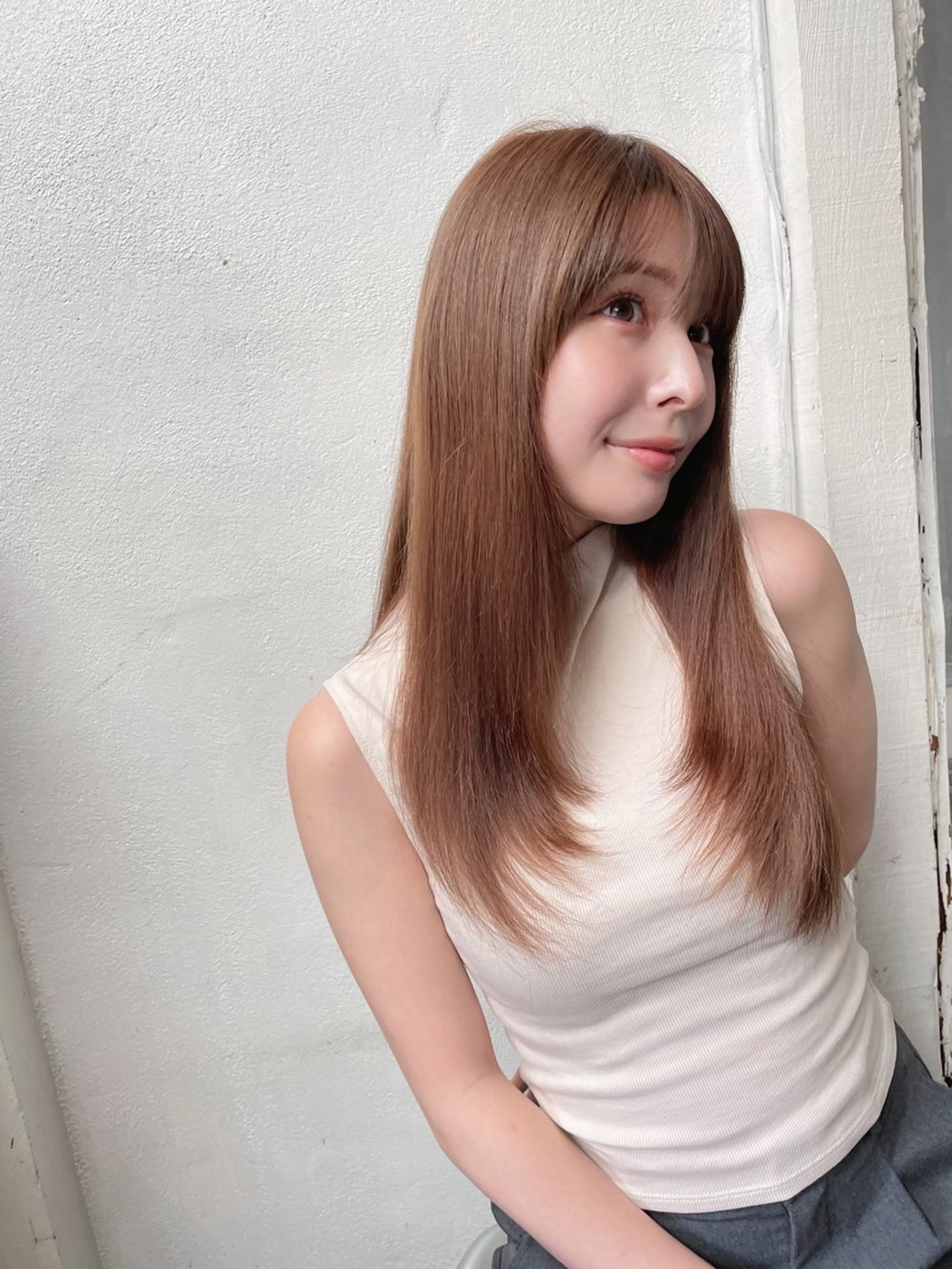 セミロング カット ヘアカラー トリートメント 山本翔一郎 韓国顔周りレイヤーのヘアスタイル