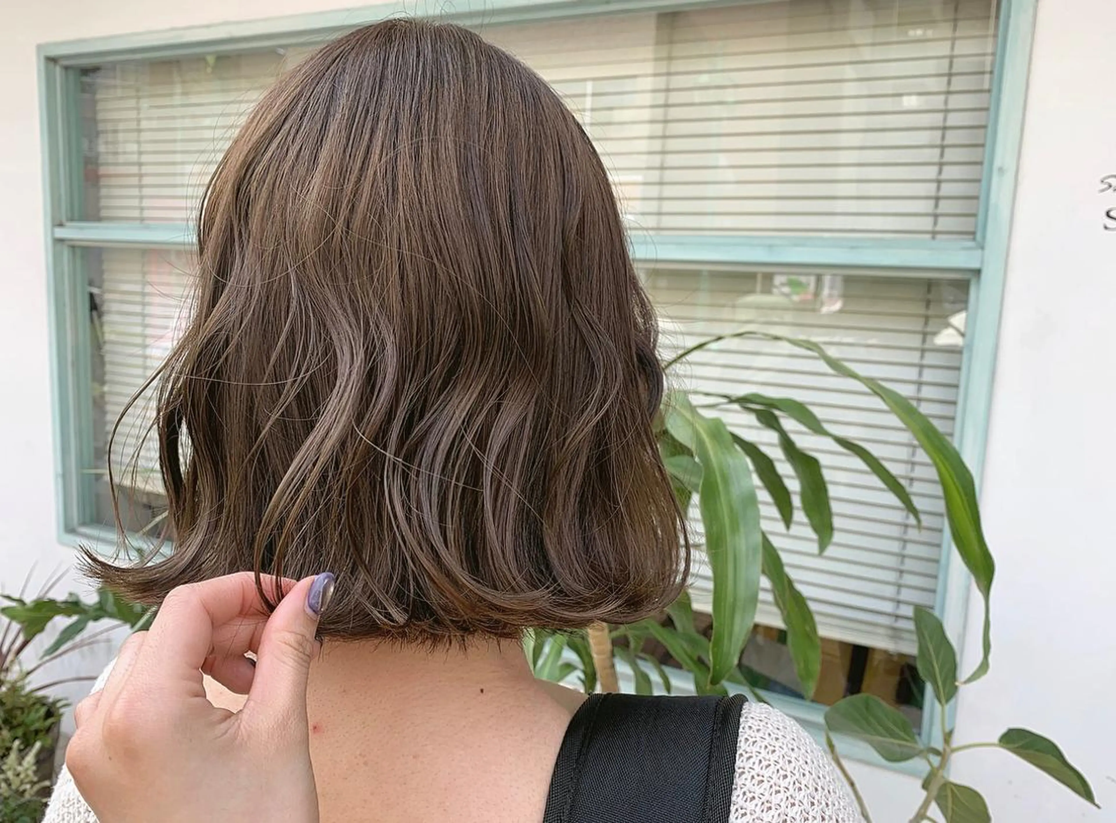 ミディアム カラー ベージュカラー ブリーチ ヘアカラー たかいわ みきのヘアスタイル