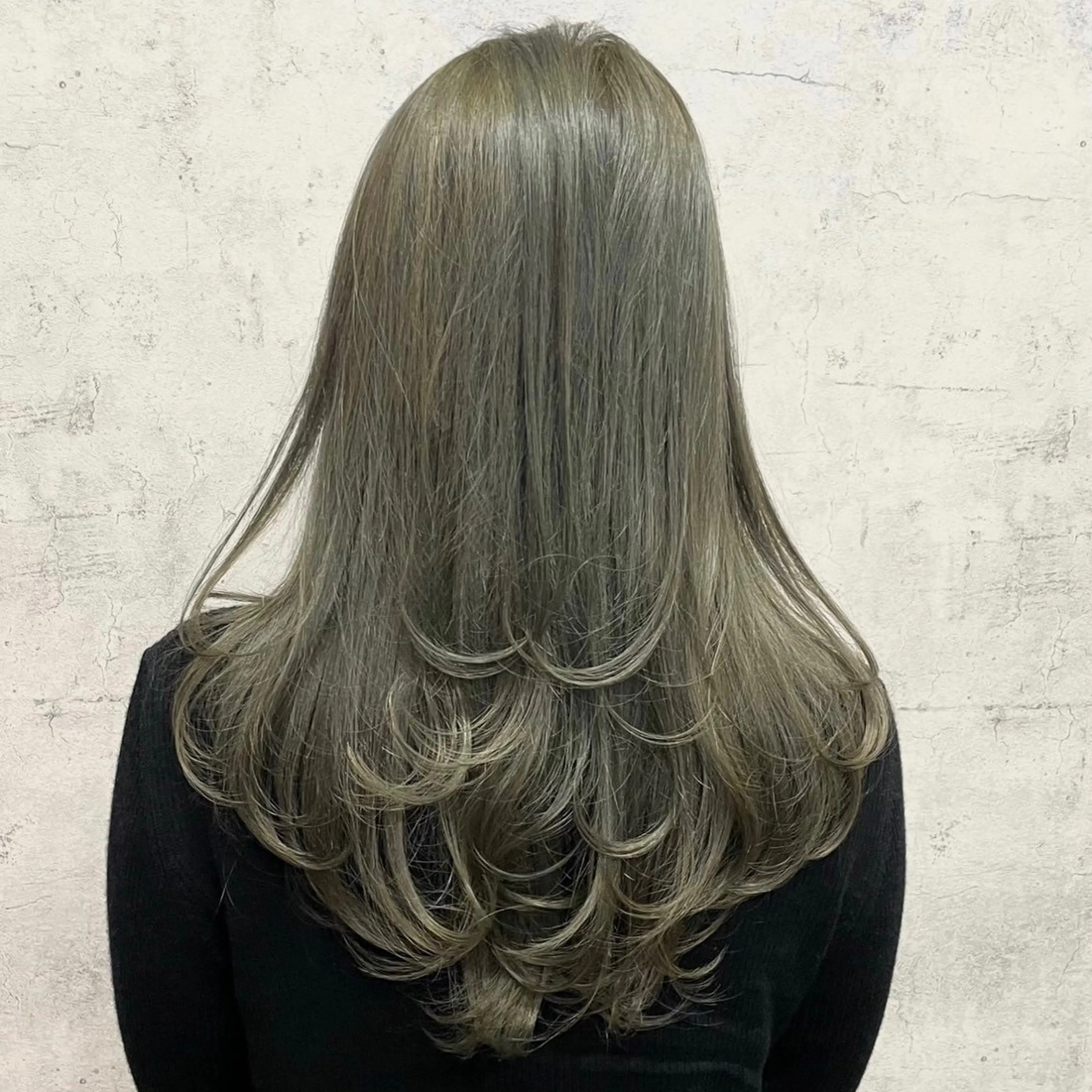 ロング カラー エクステ・レイヤ ーカット松下宗翔のヘアスタイル