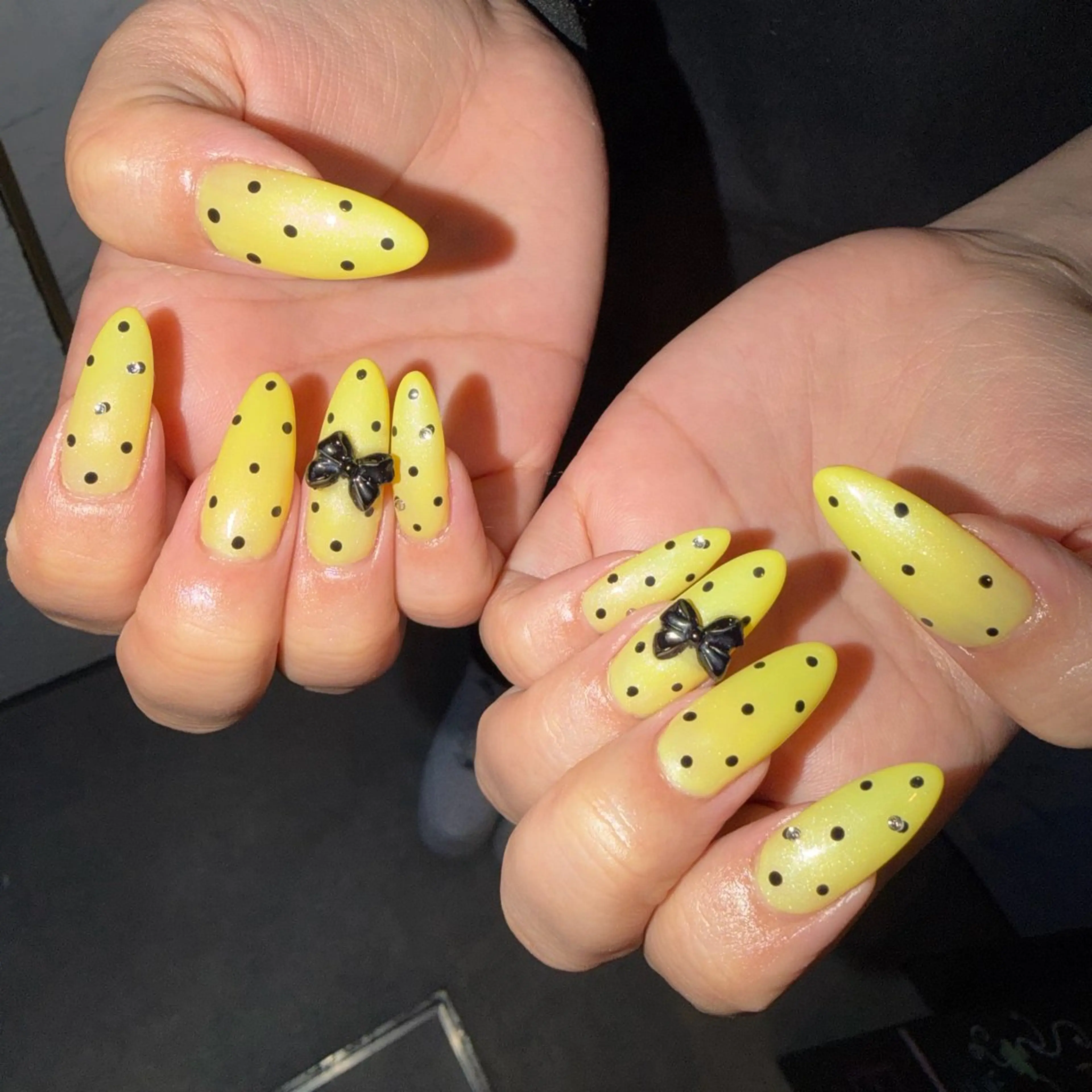 ネイル ドット ラメ(グリッター) ストーンネイル ハンドネイル mai ❤︎のネイルデザイン