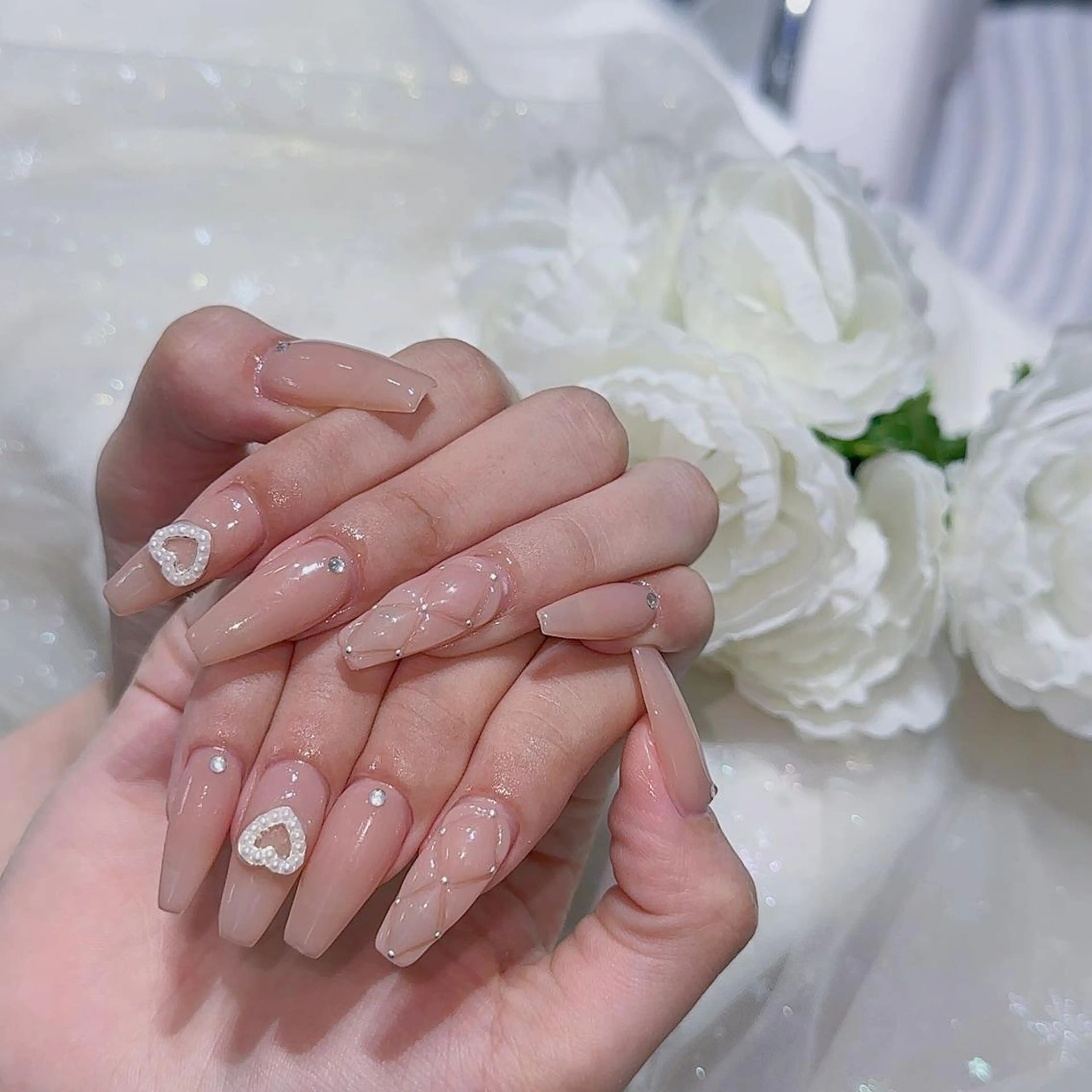 ネイル 長さ出し ネイルチップ Queens テイのネイルデザイン