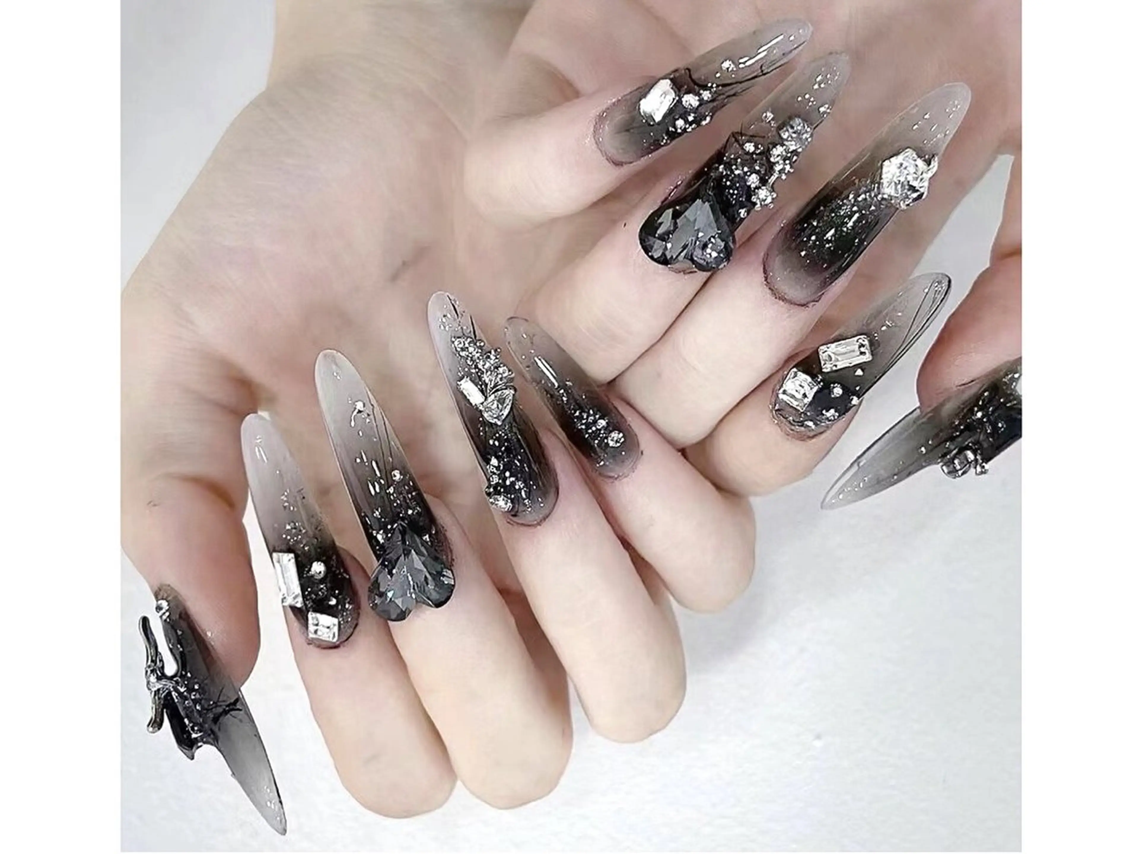 ネイル Rili nail eyelash所属・Rili🎀 Nailのネイルデザイン