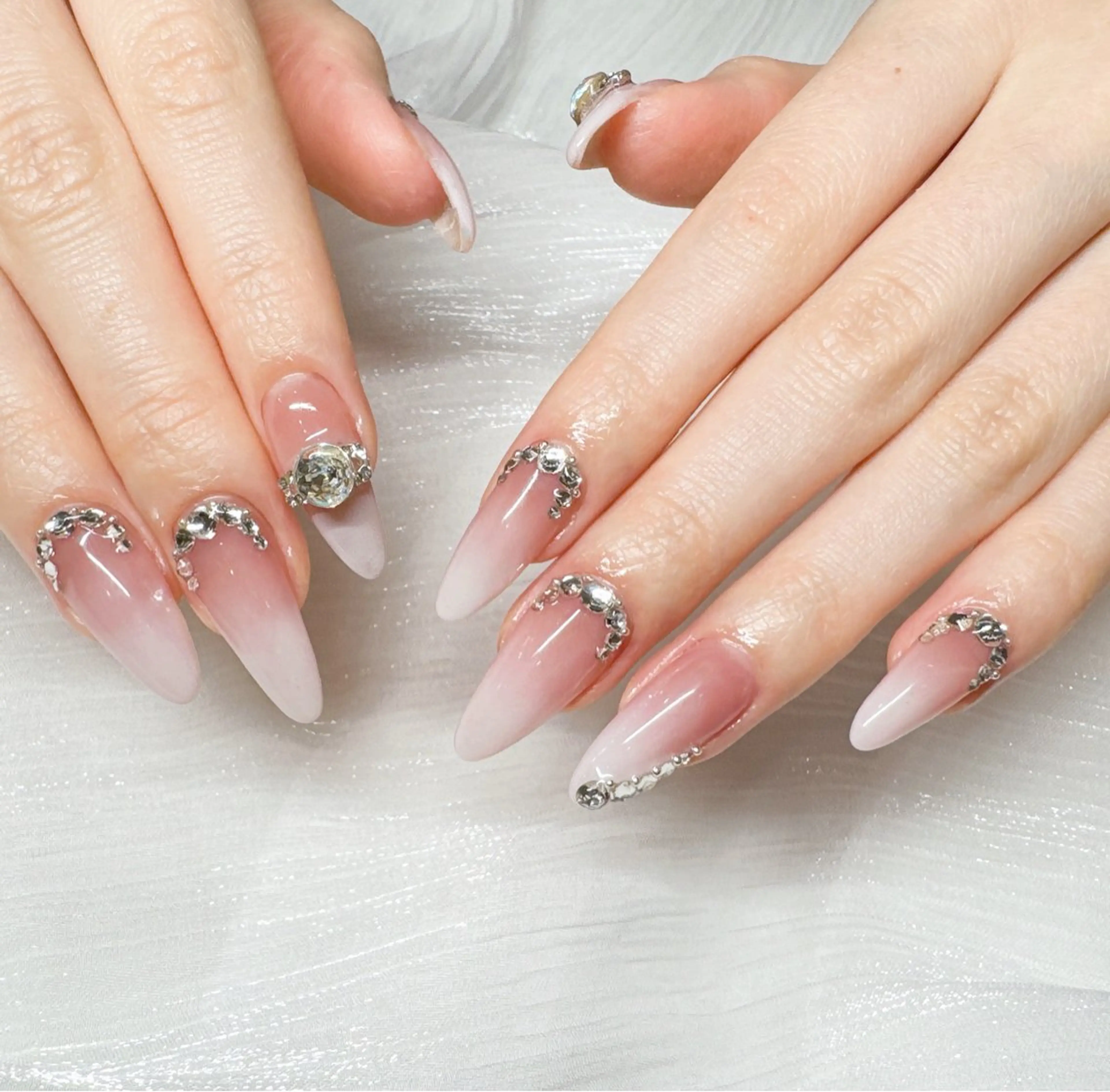 💅ハンドネイル【新規オフ無料】　自爪アート＋パーツコース💰11800の写真