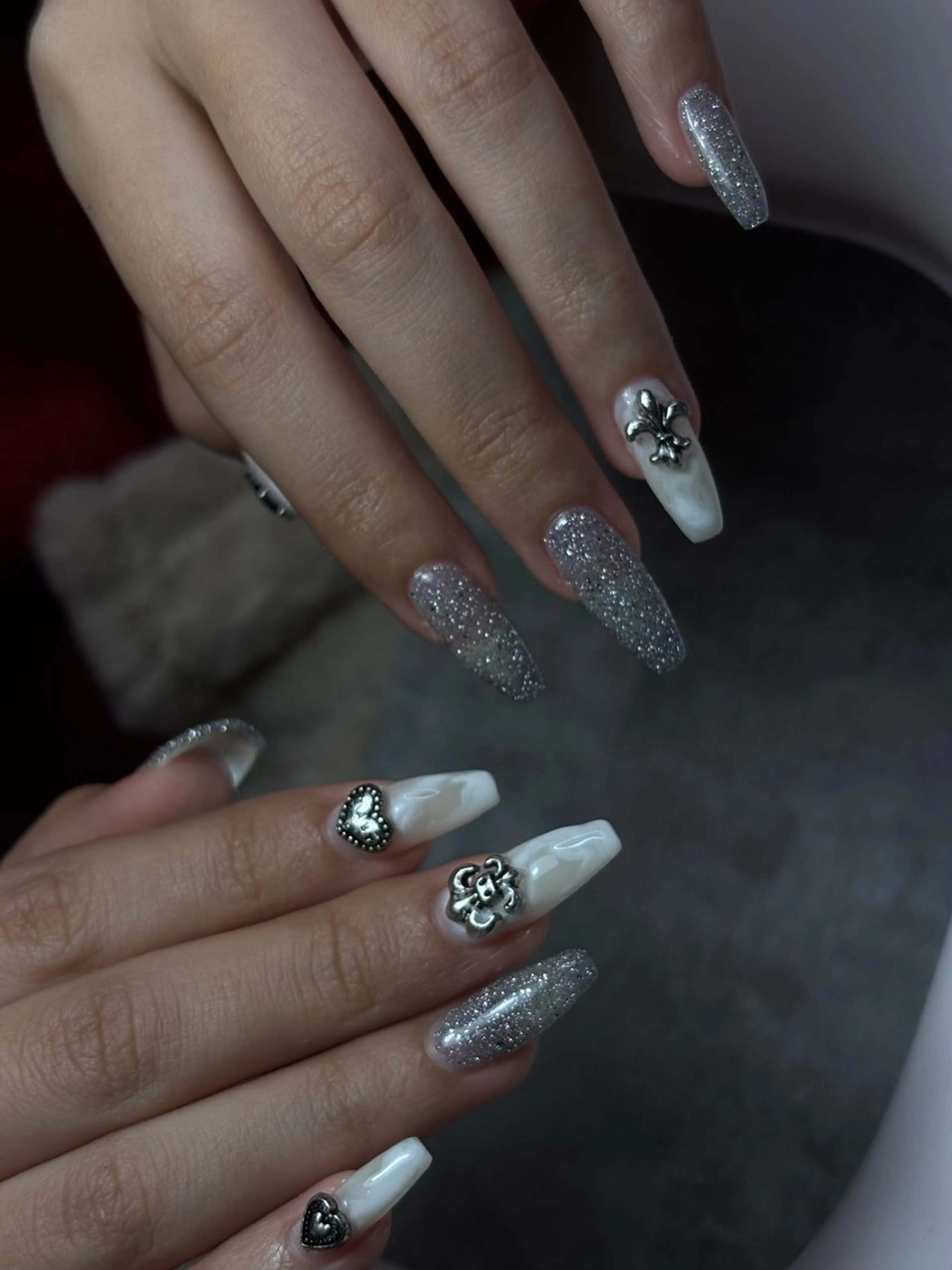 ネイル フラッシュネイル ラメ(グリッター) 大理石ネイル(マーブル) ホワイト ハンドネイル mood mitsukiのネイルデザイン