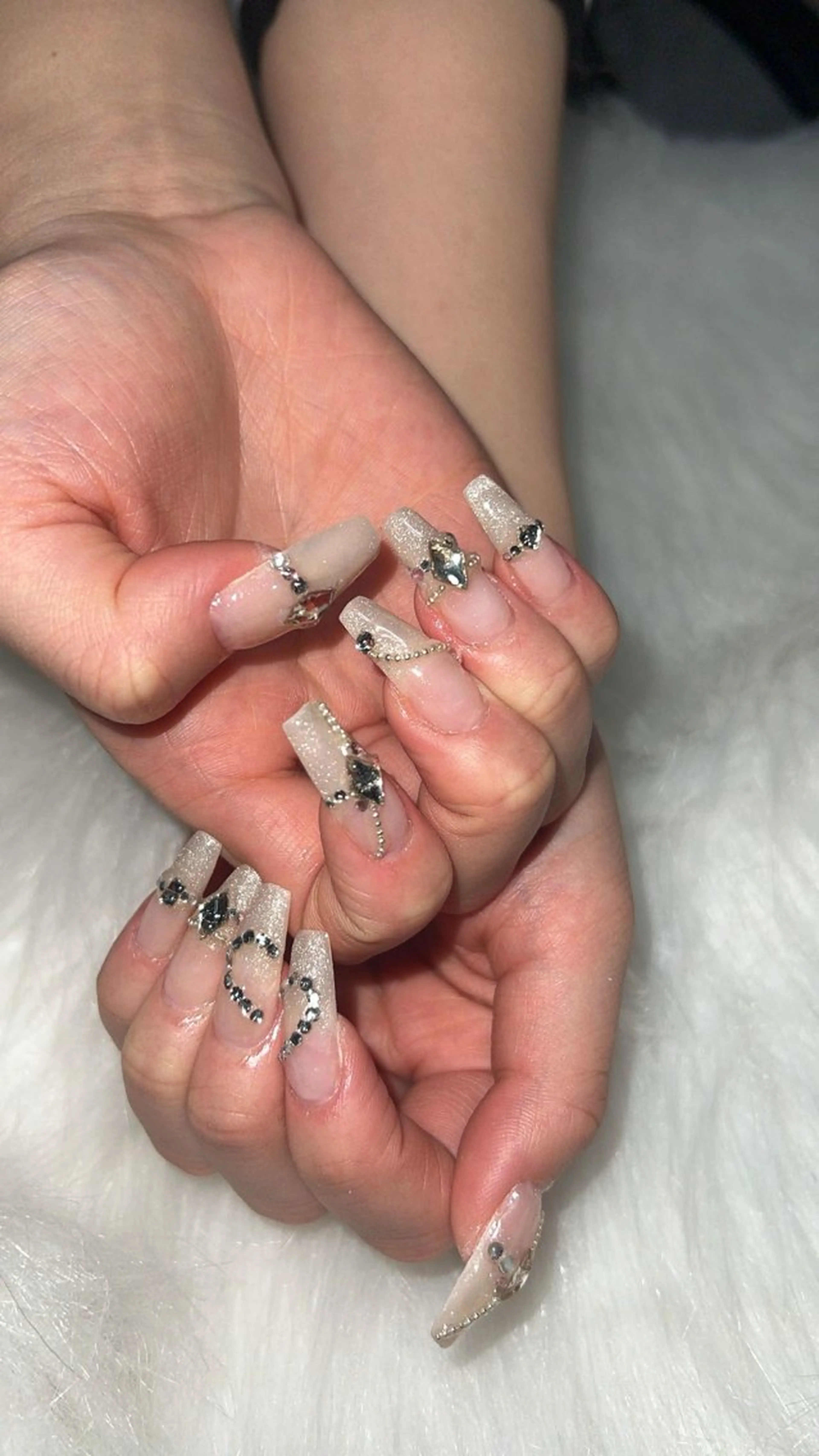 ネイル OPHELIA 𓃛のネイルデザイン