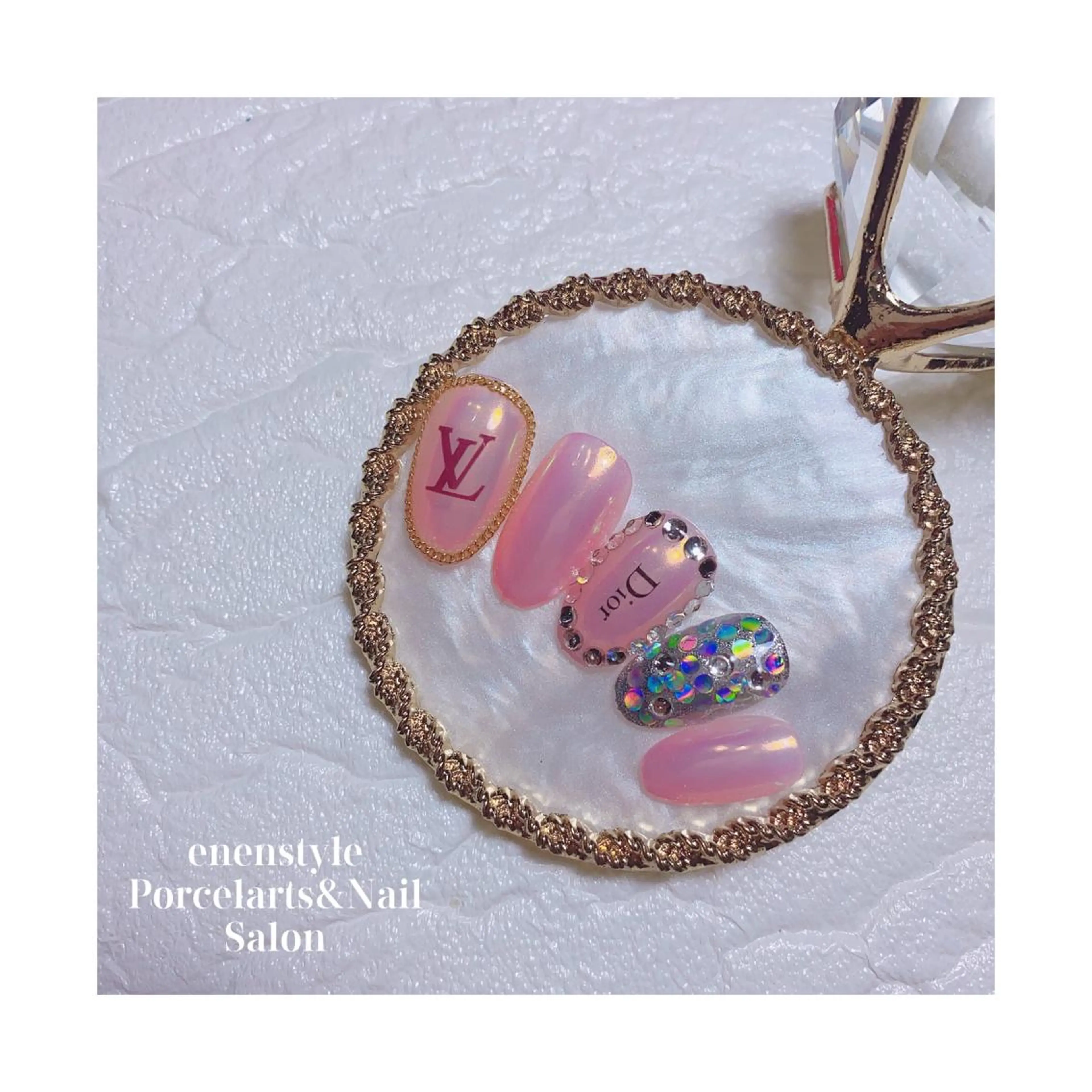 ミディアム ネイル ジェルネイル ニュアンスネイル オフィスネイル ワンカラーネイル パラジェル ハンドネイル 👑enen style👑のネイルデザイン