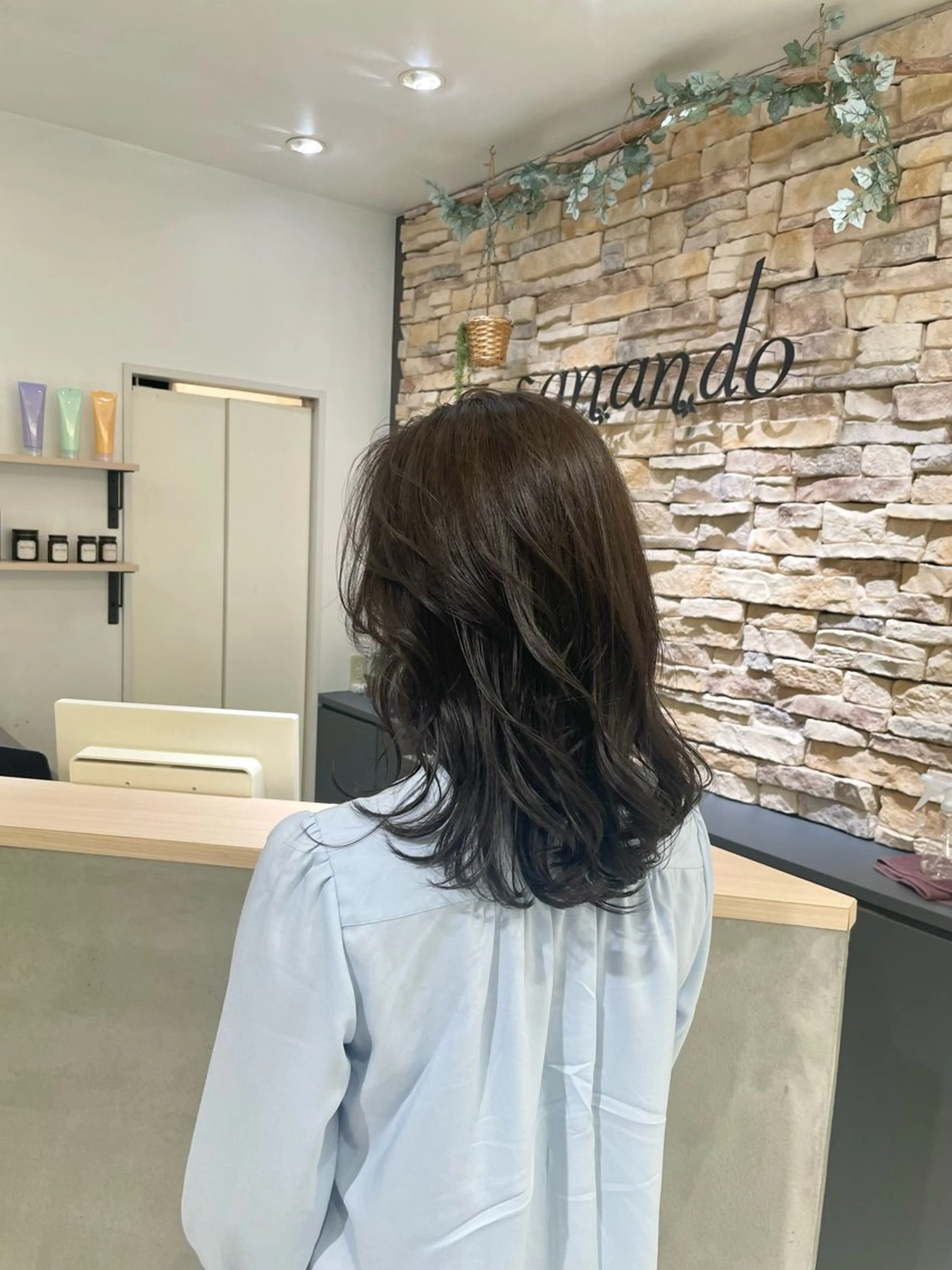 セミロング カラー アッシュ ベージュカラー 透明感カラー オレンジ 店長/髪質改善 艶カラー/清水祥偉のヘアスタイル
