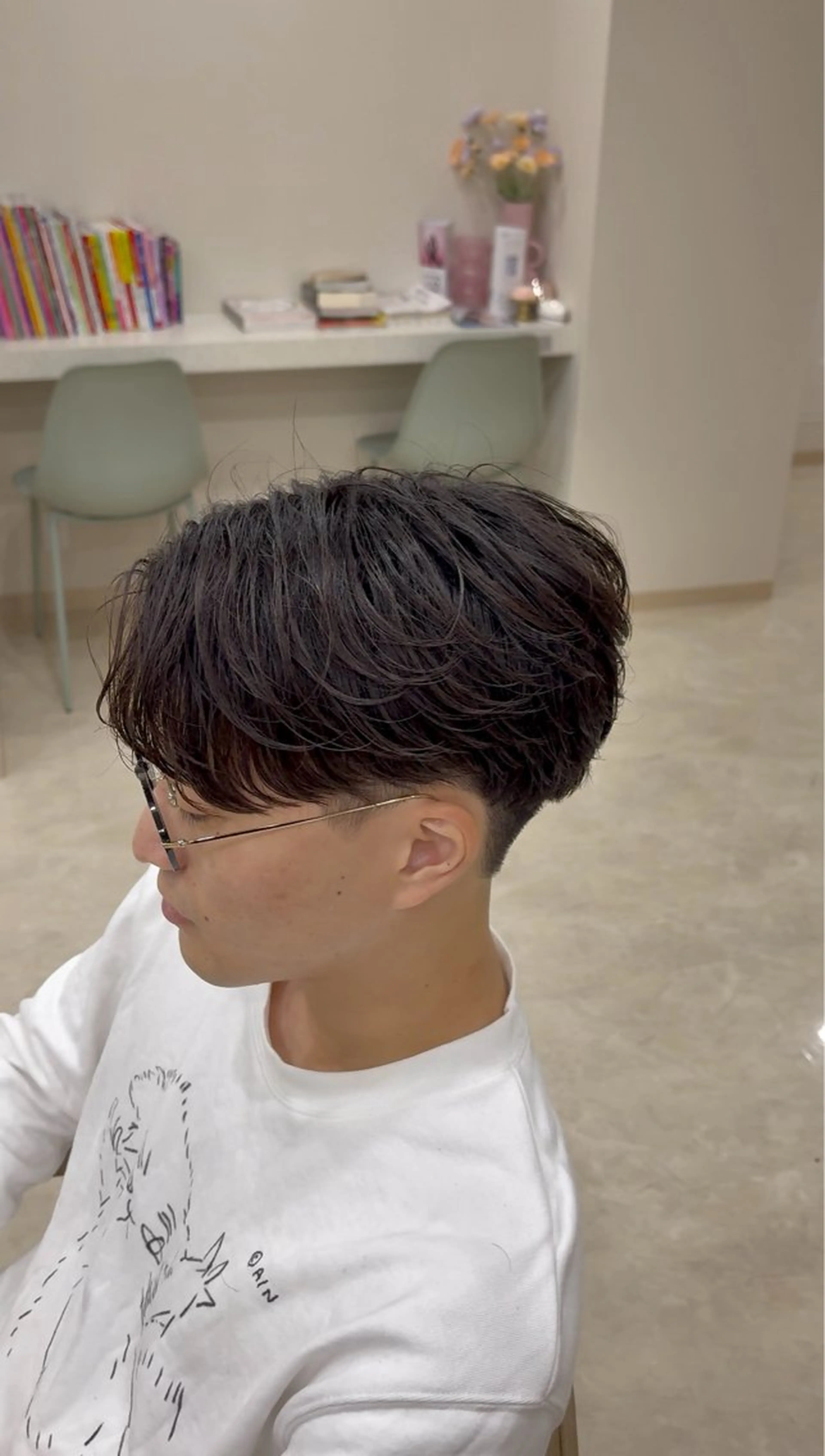 パーマ メンズ センターパート メンズパーマ 学生（メンズ向け） 学生 ニュアンスパーマ 年間指名数1000↑ 🔥メンズ特化/武蔵のヘアスタイル