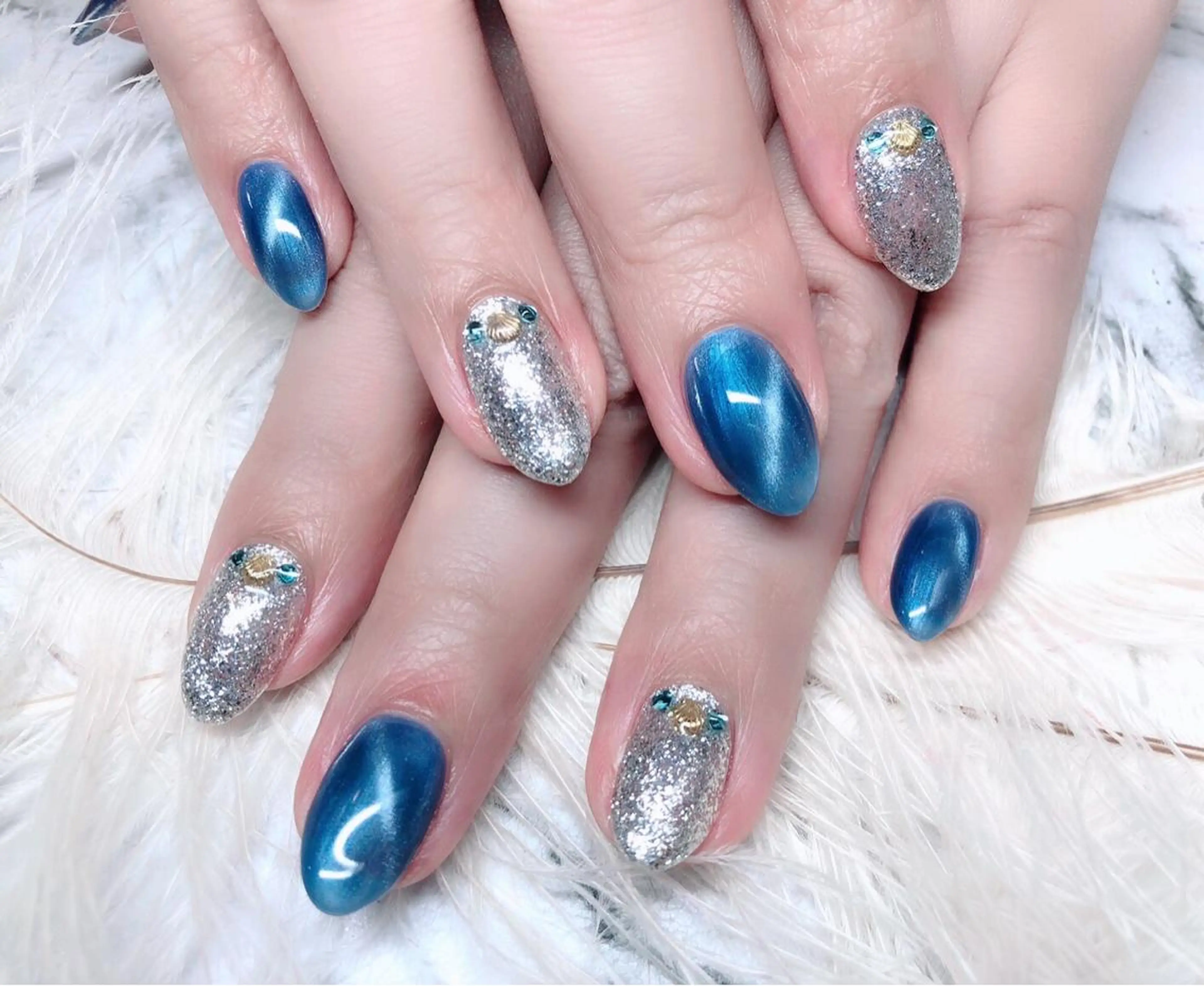 ネイル ハンドネイル マジック ミラーのネイルデザイン