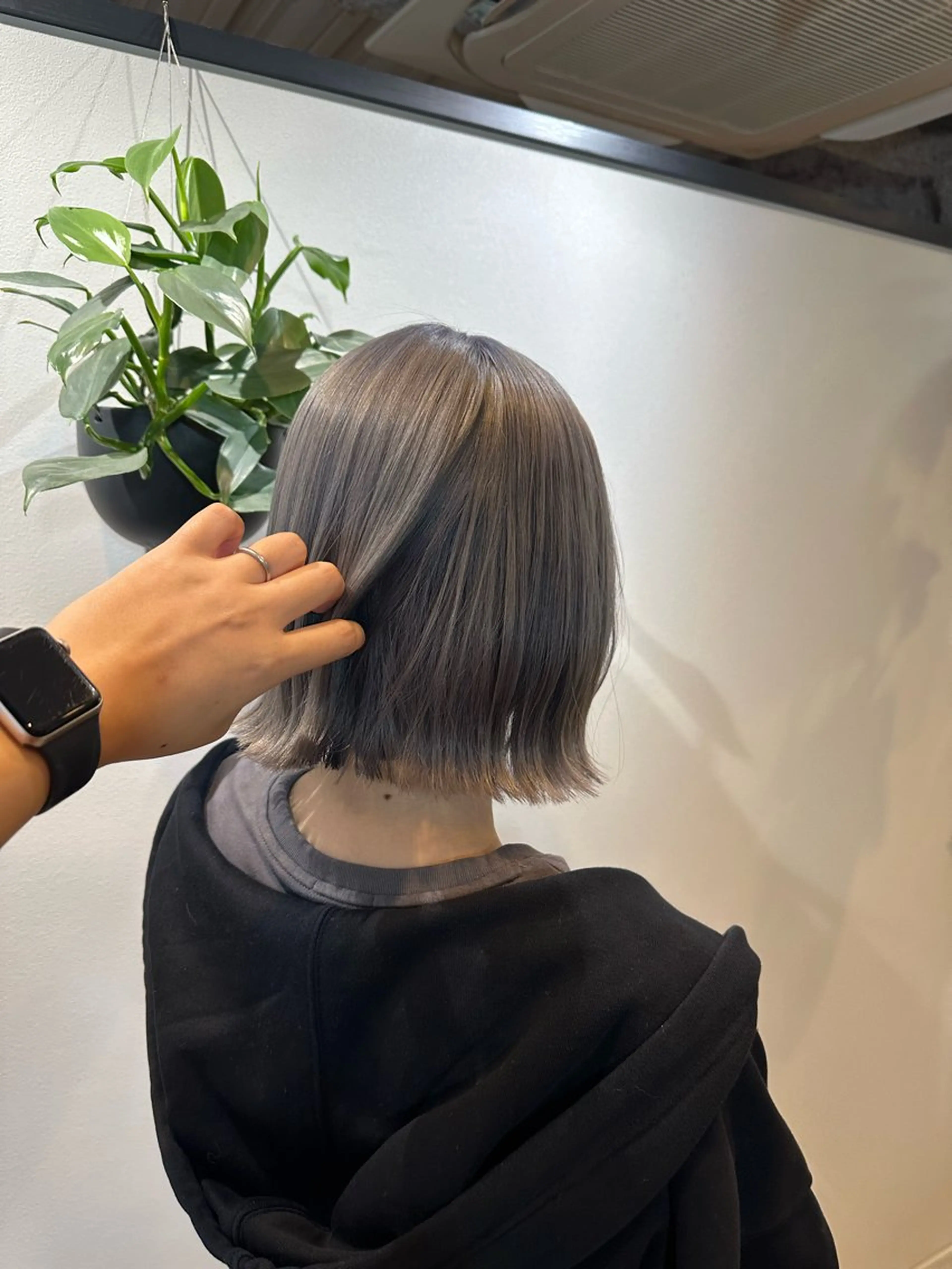 ショート カラー ブルーカラー ラベンダーカラー シルバー ボブ 外ハネヘア ヘアカラー トリートメント 山下恋佳/矢場町/ ブリーチ/ショートのヘアスタイル