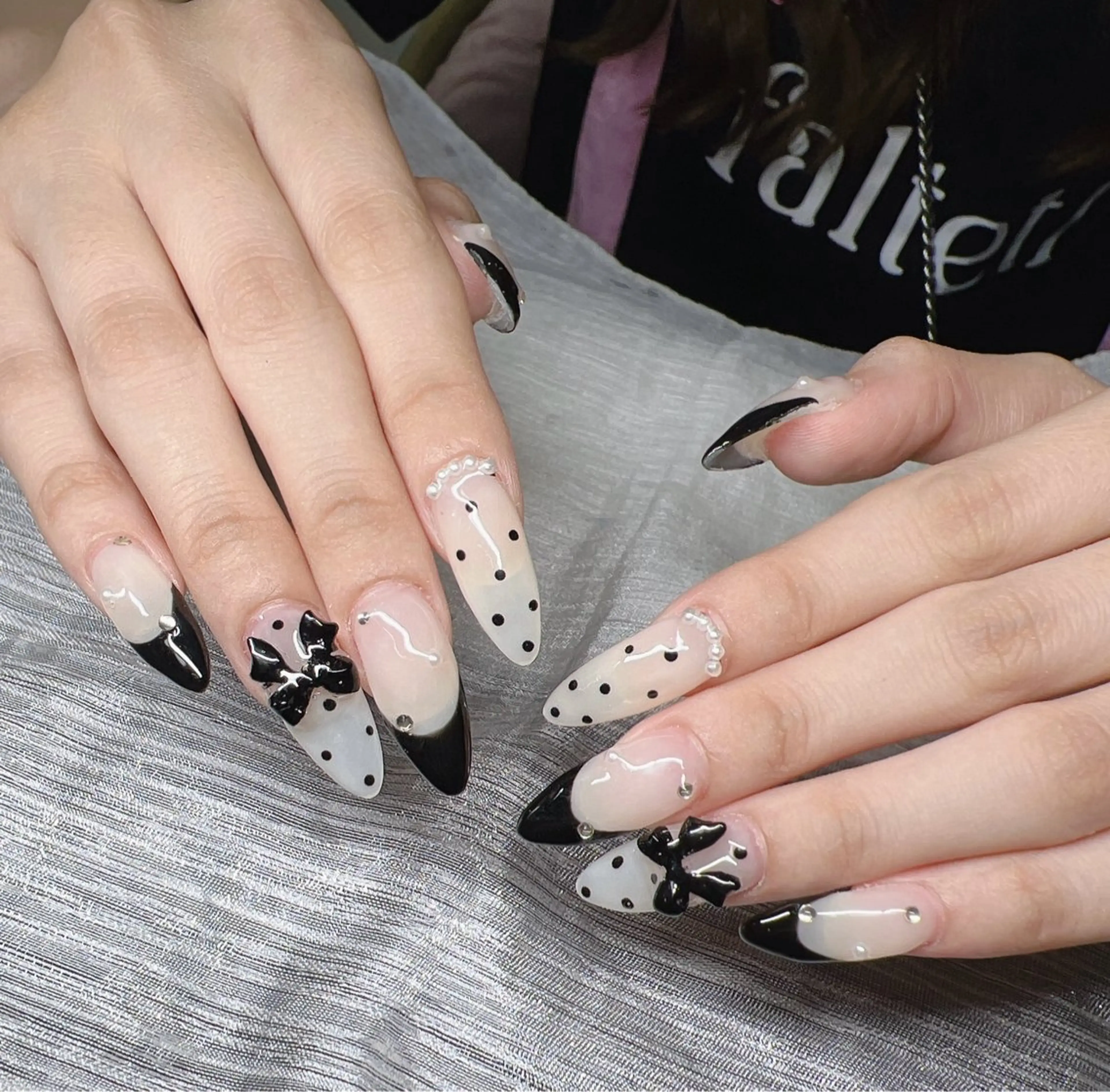 ネイル 長さ出し グラデーション 卒業式 キラキラネイル マグネットネイル ハンドネイル Lee Nailsのネイルデザイン